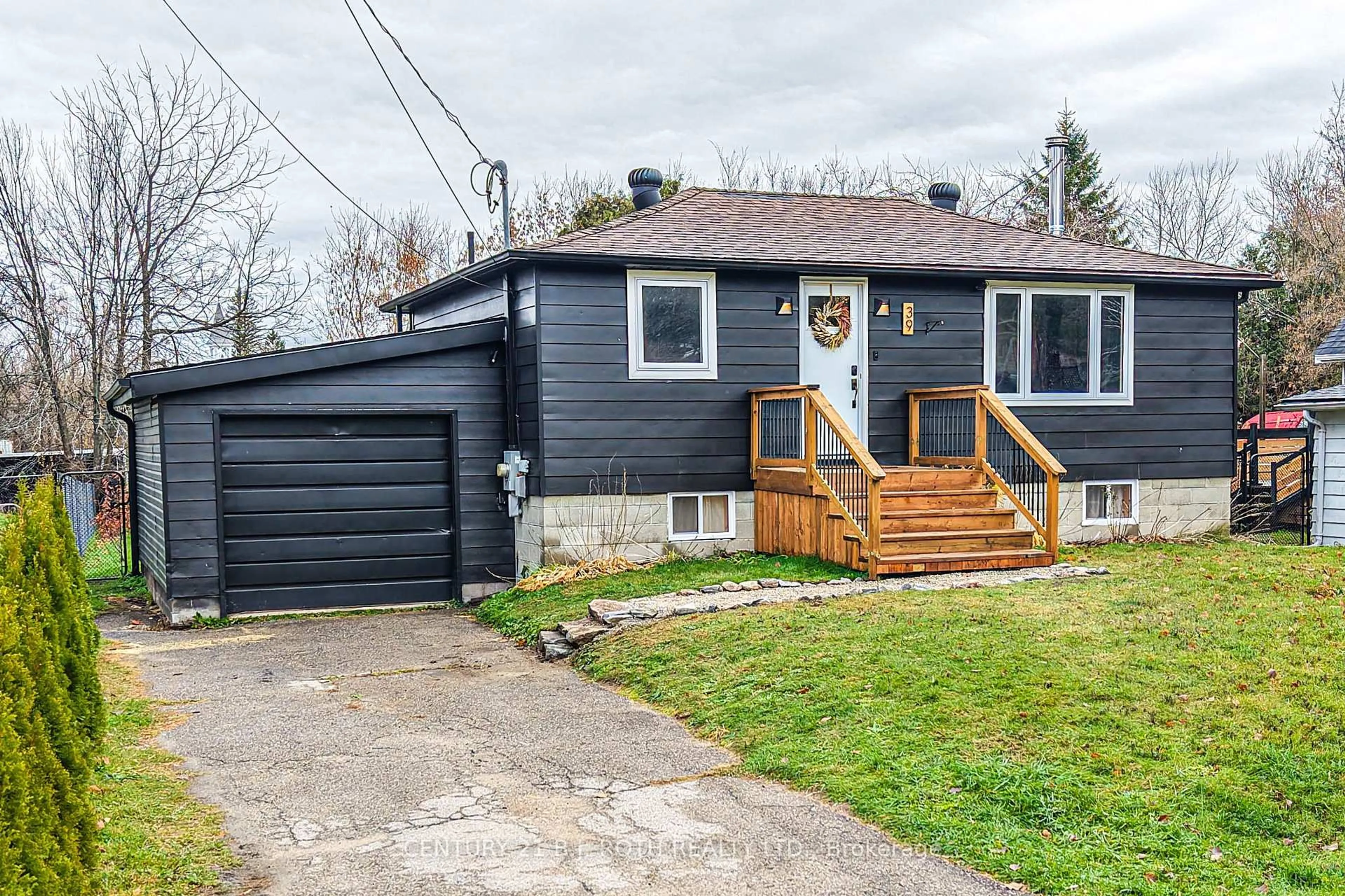 Unknown for 39 Ash St, Tay Ontario L0K 2C0