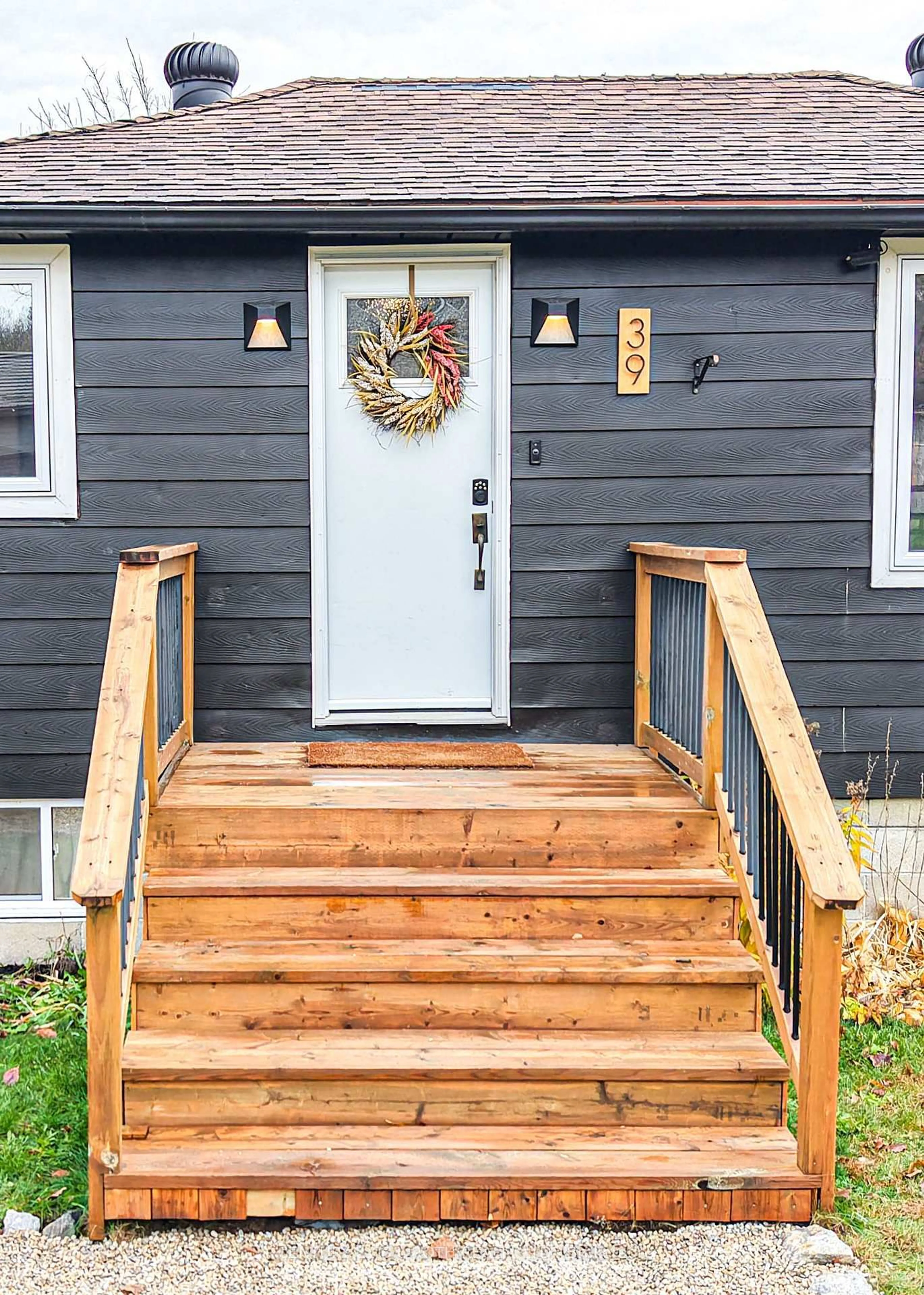 Home with vinyl exterior material, street for 39 Ash St, Tay Ontario L0K 2C0