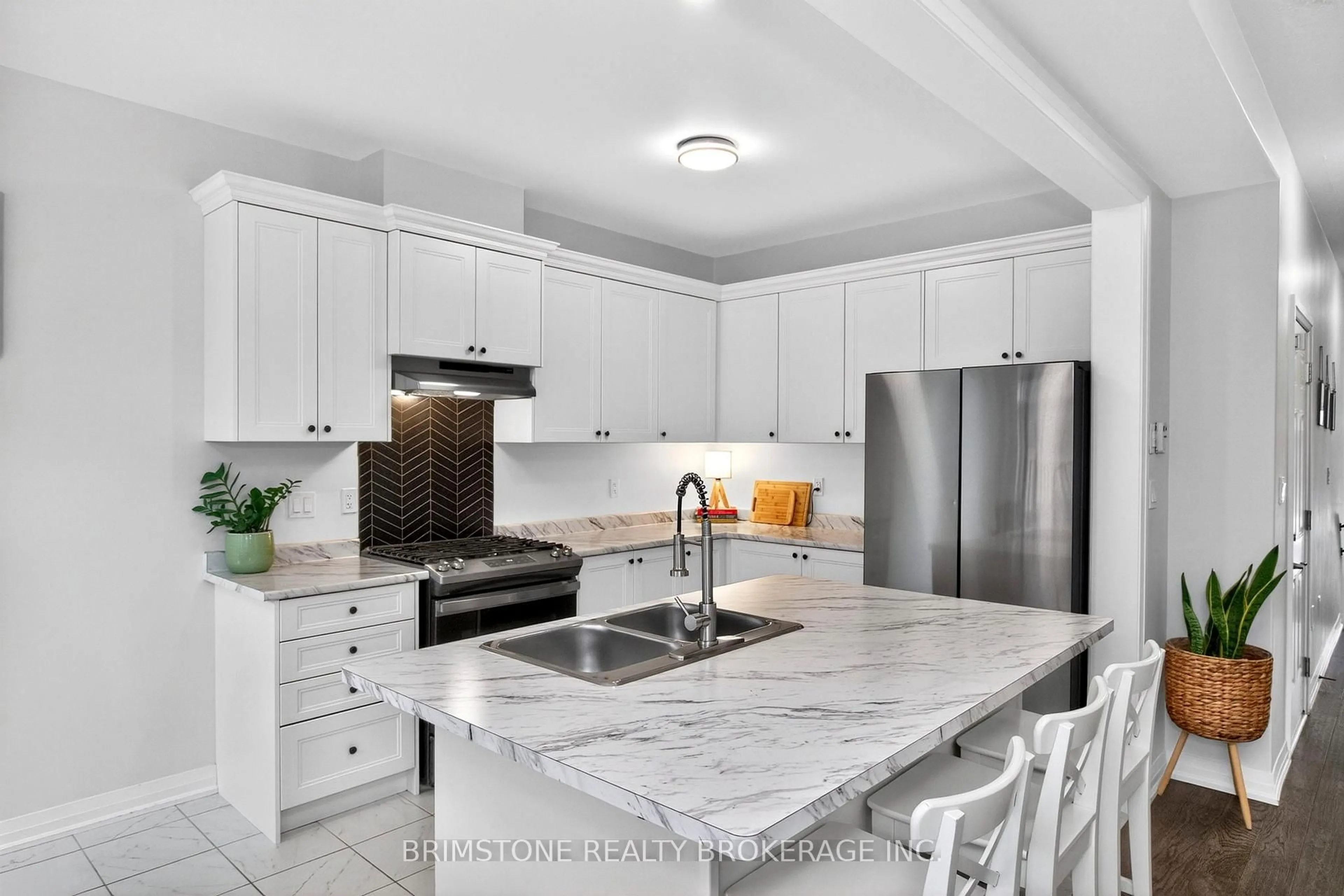 Open concept kitchen, ceramic/tile floor for 63 Copperhill Hts, Barrie Ontario L9J 0K6