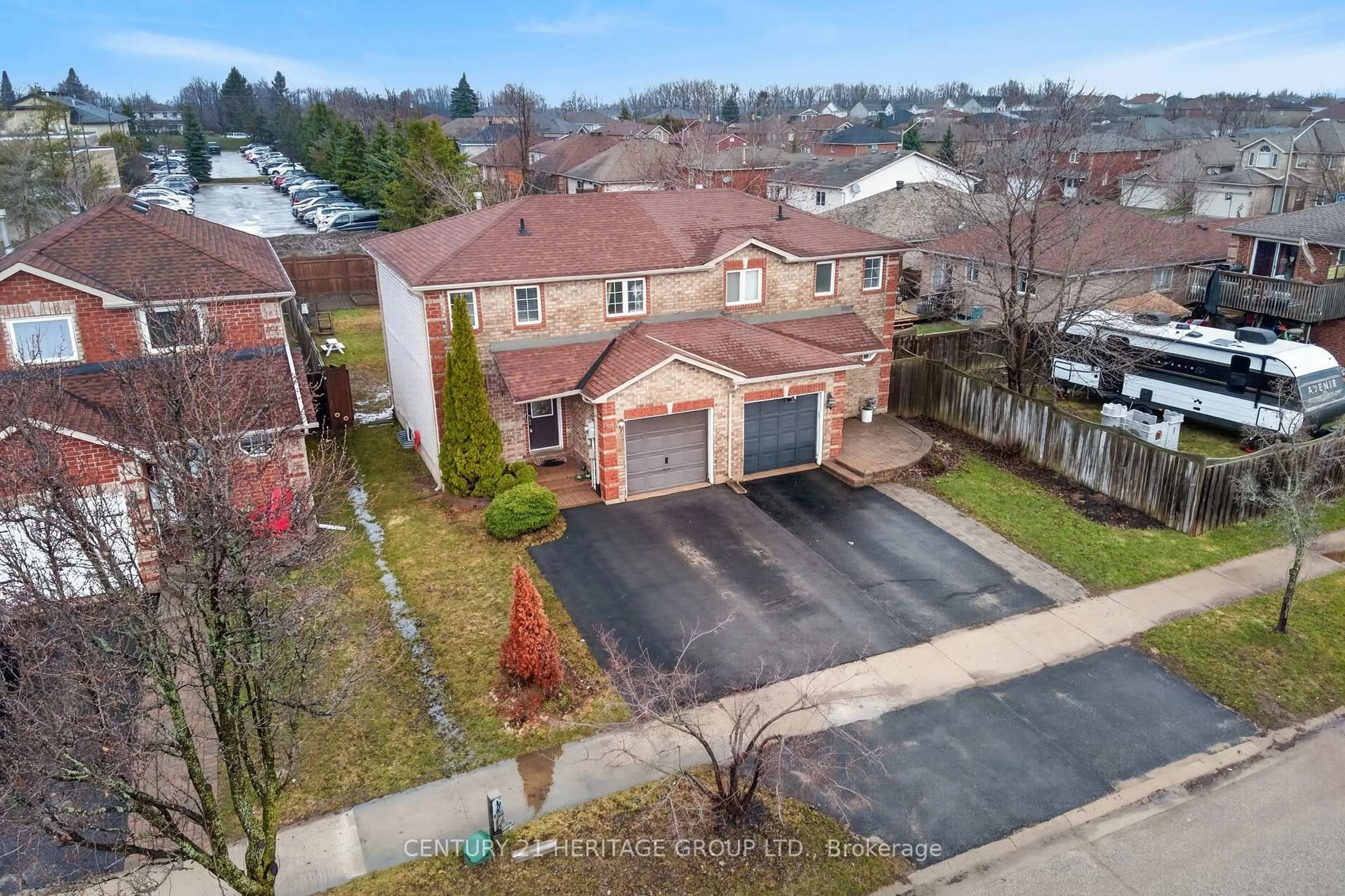 A pic from outside/outdoor area/front of a property/back of a property/a pic from drone, street for 53 Dunsmore Lane, Barrie Ontario L4M 6Z9