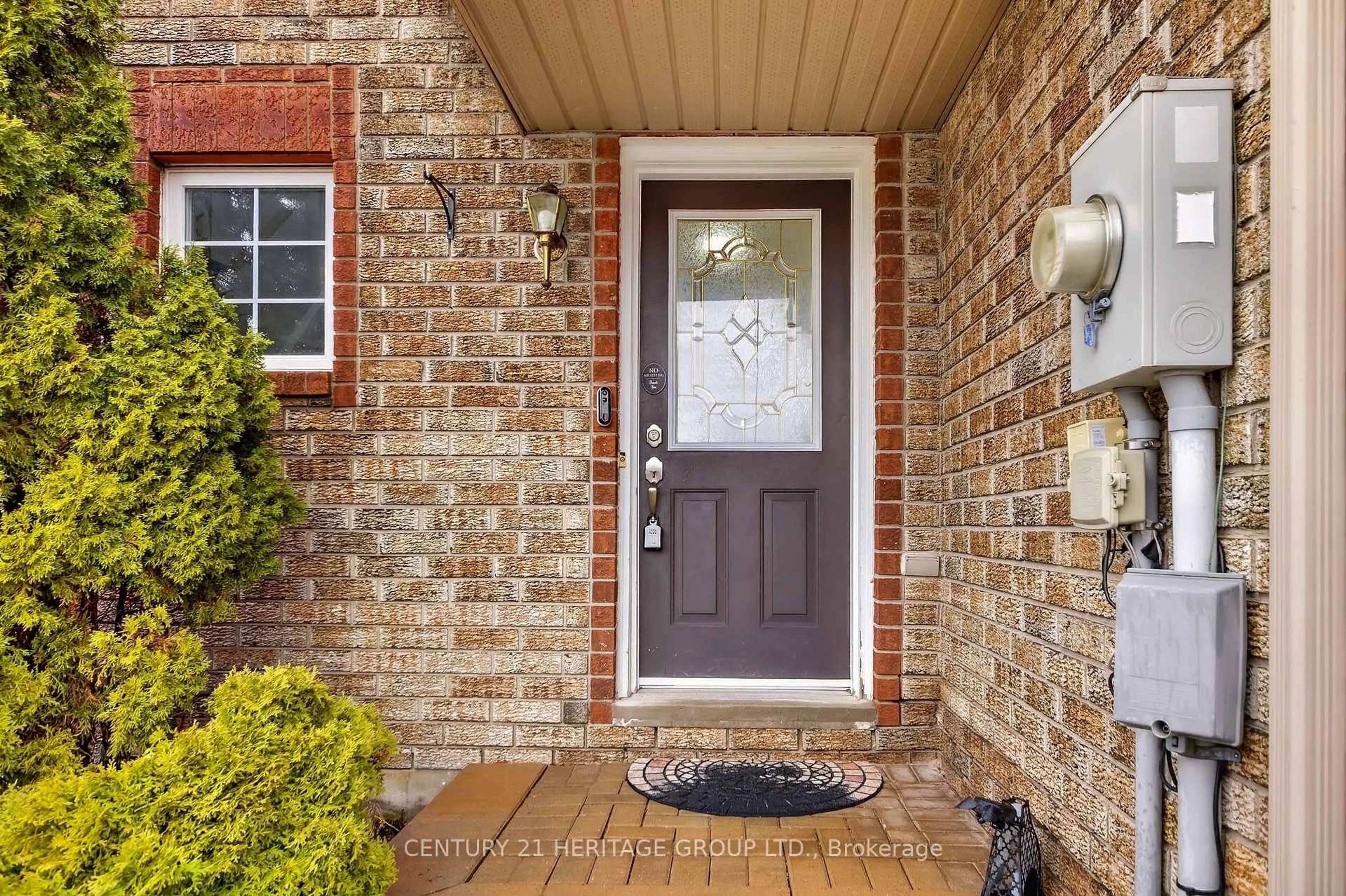 Home with brick exterior material, street for 53 Dunsmore Lane, Barrie Ontario L4M 6Z9