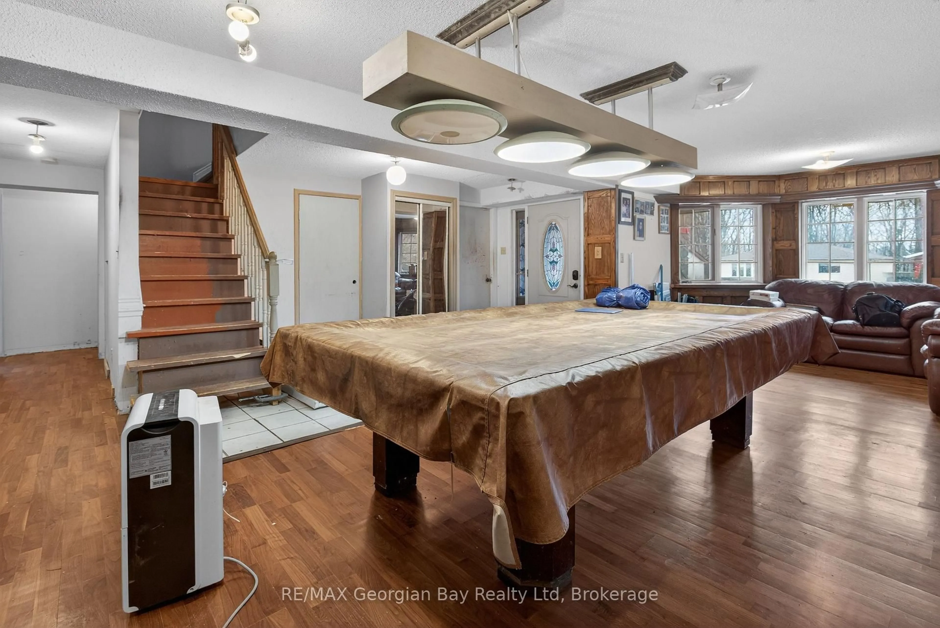 Unknown for 819 Birchwood Dr, Midland Ontario L4R 4Y3