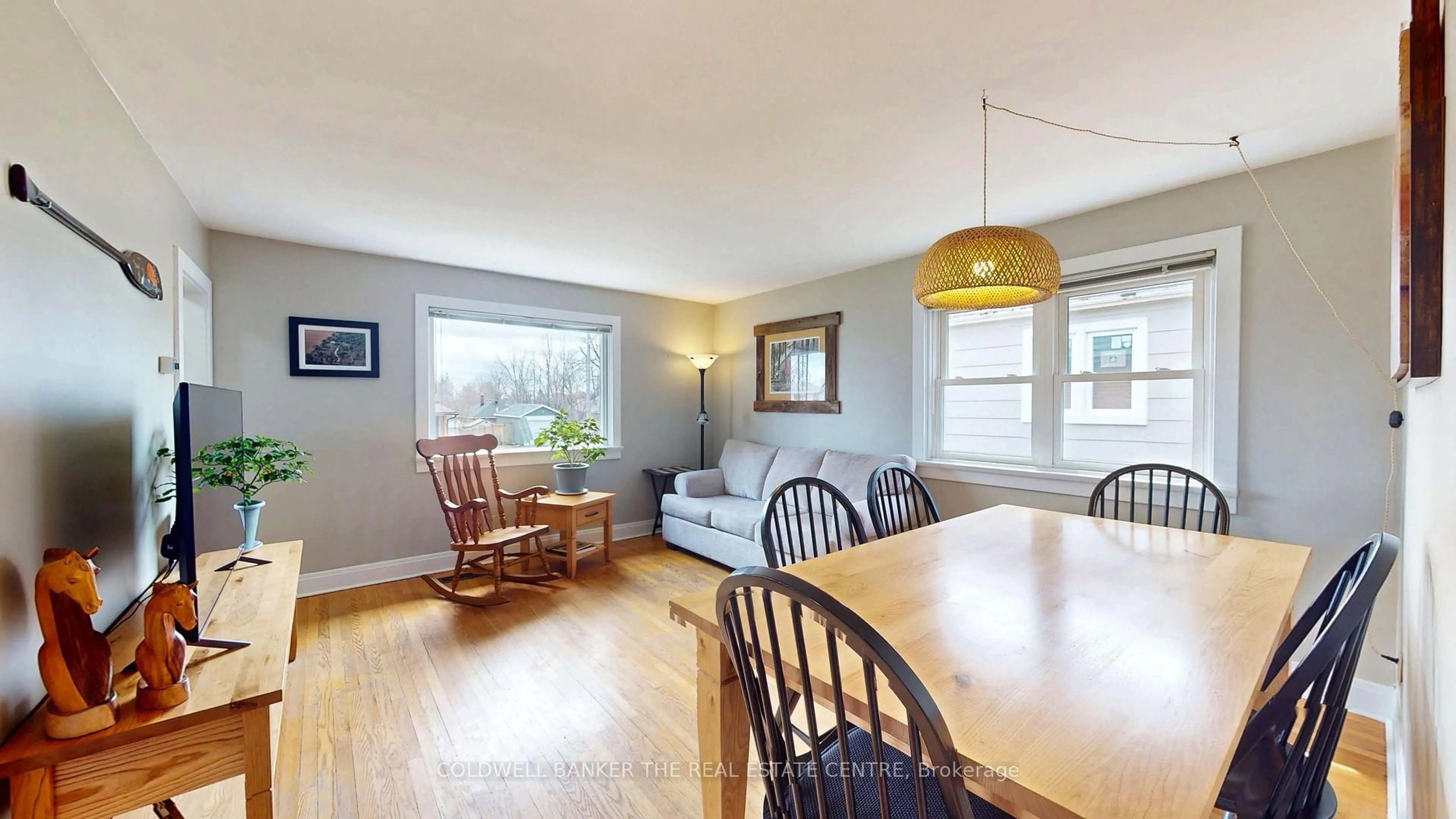 Dining room, wood/laminate floor for 334 Linwood Ave, Orillia Ontario L3V 2X1