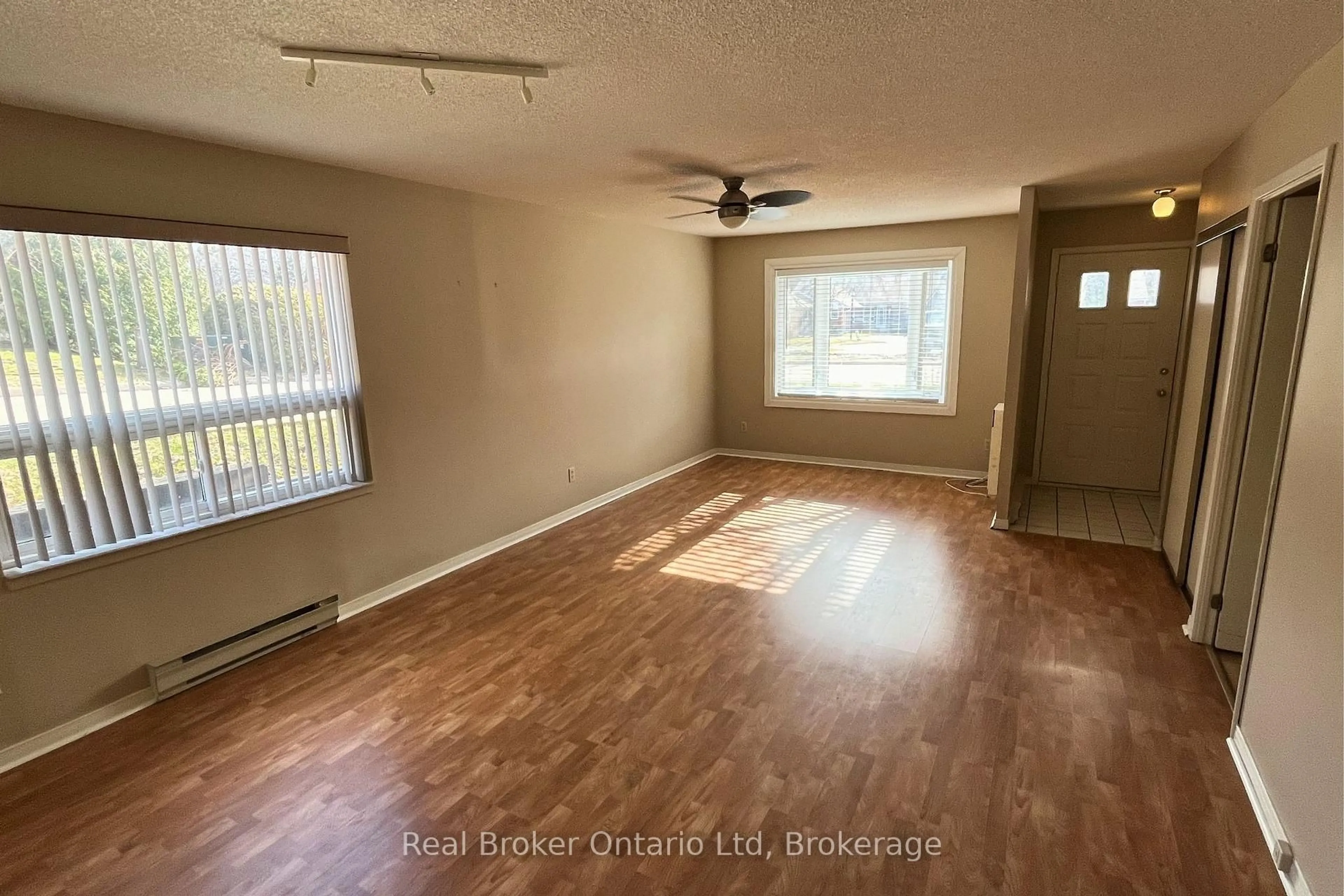 A pic of a room for 696 King St #72, Midland Ontario L4R 5B7