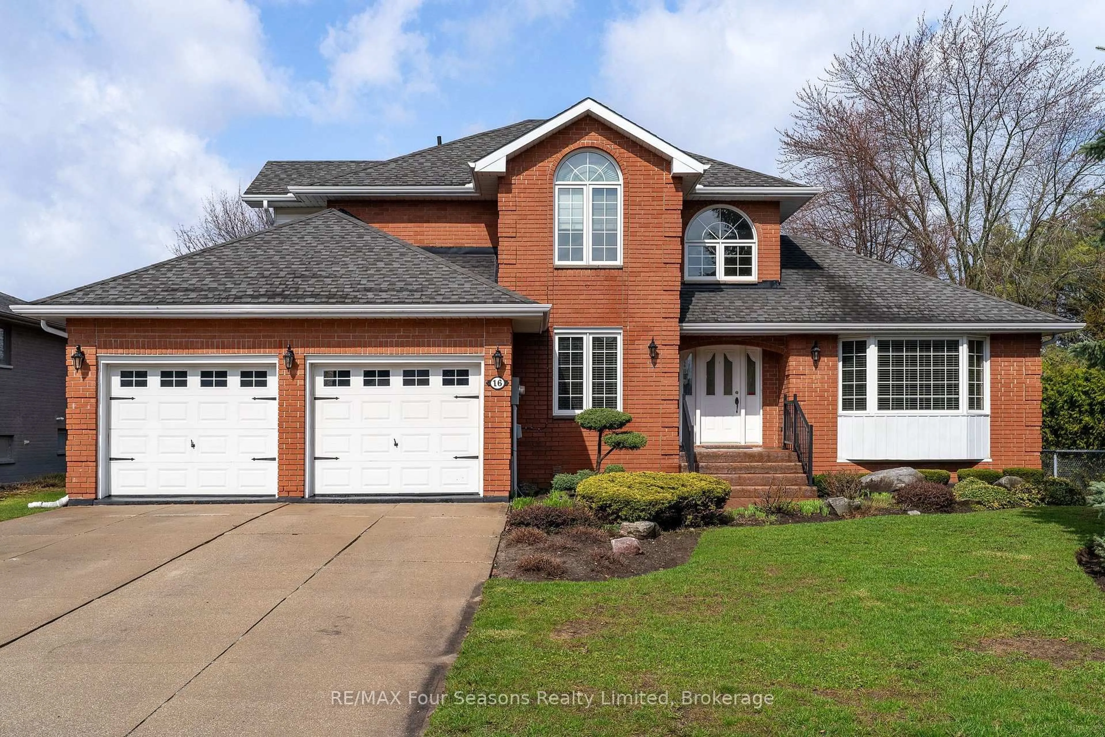 Home with brick exterior material, street for 16 Carmichael Cres, Collingwood Ontario L9Y 4R6