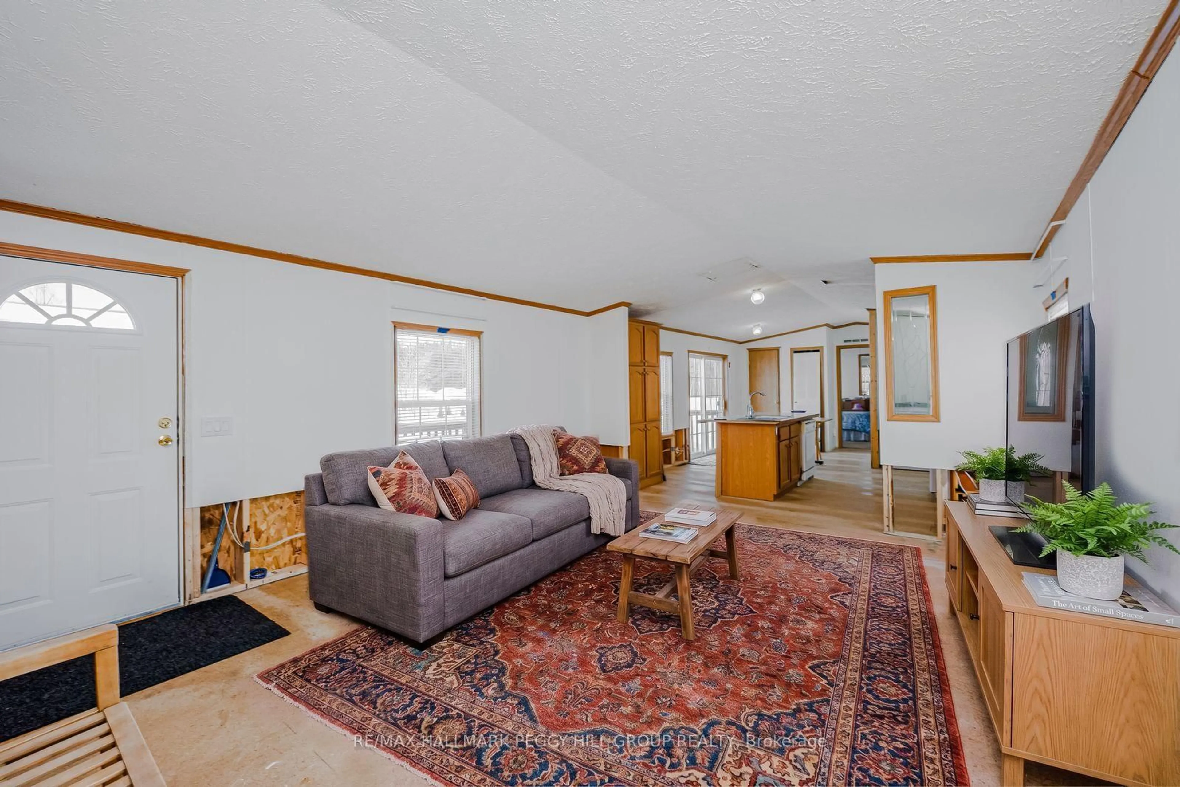 Living room with furniture, unknown for 4105 Haines St, Severn Ontario L3V 0V4