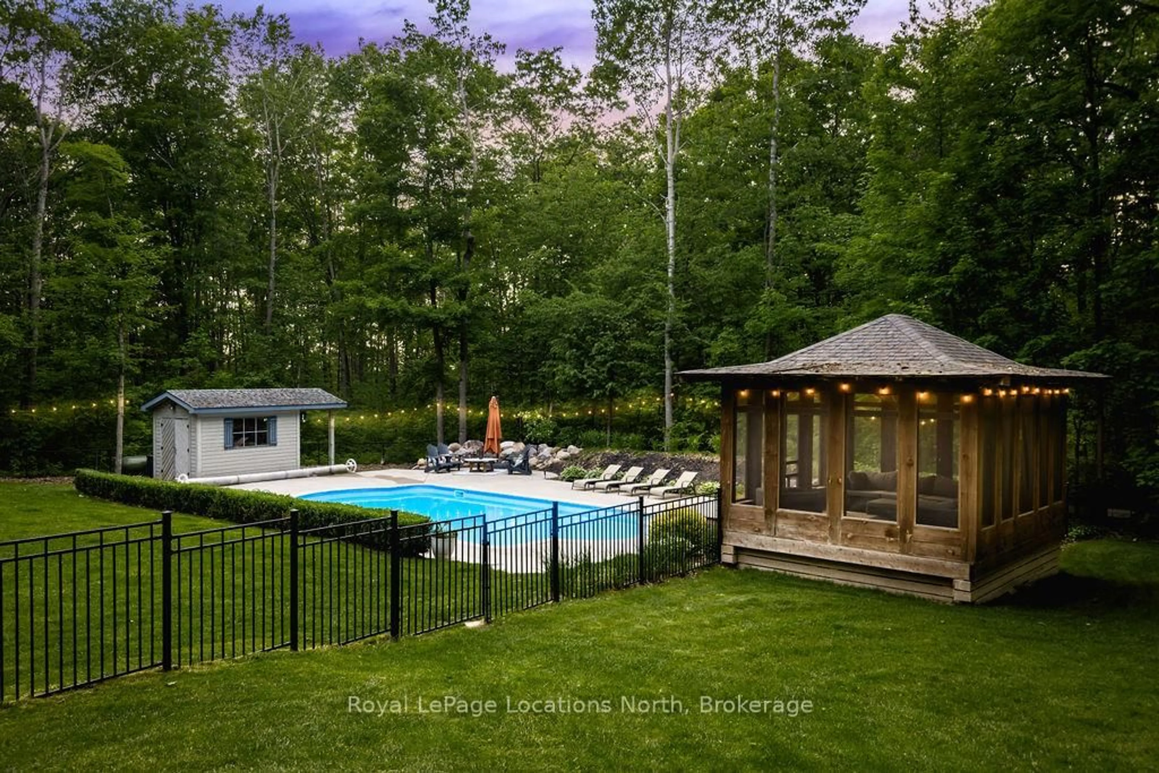 Pool for 18 Mills Circ, Springwater Ontario L0L 1X0
