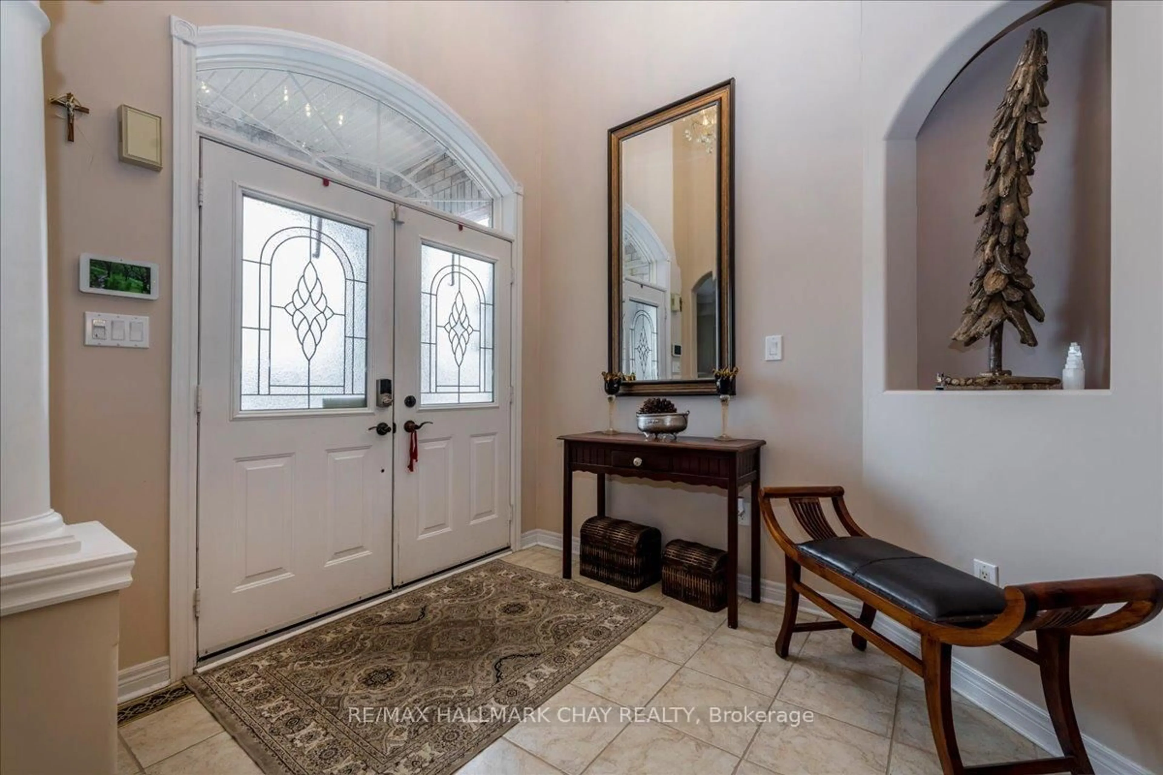 Indoor entryway for 30 Birkhall Pl, Barrie Ontario L4N 0K6