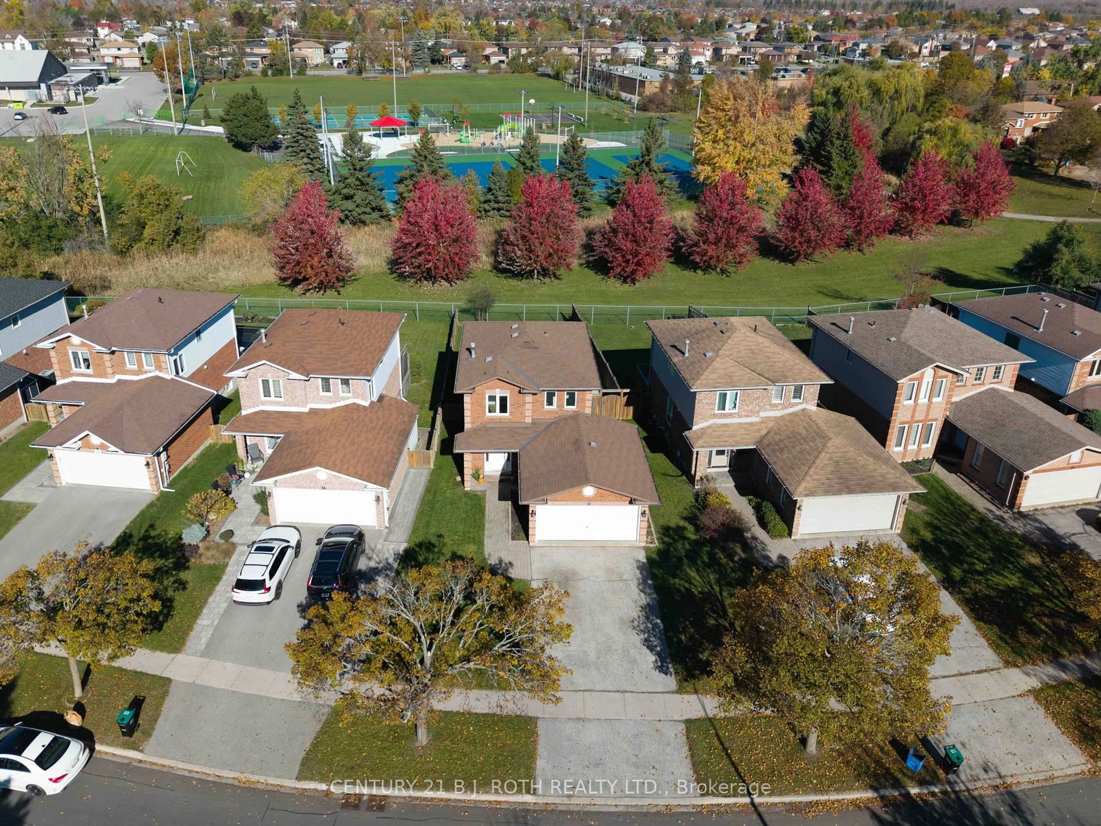 A pic from outside/outdoor area/front of a property/back of a property/a pic from drone, street for 76 Arthur Ave, Barrie Ontario L4M 6H5
