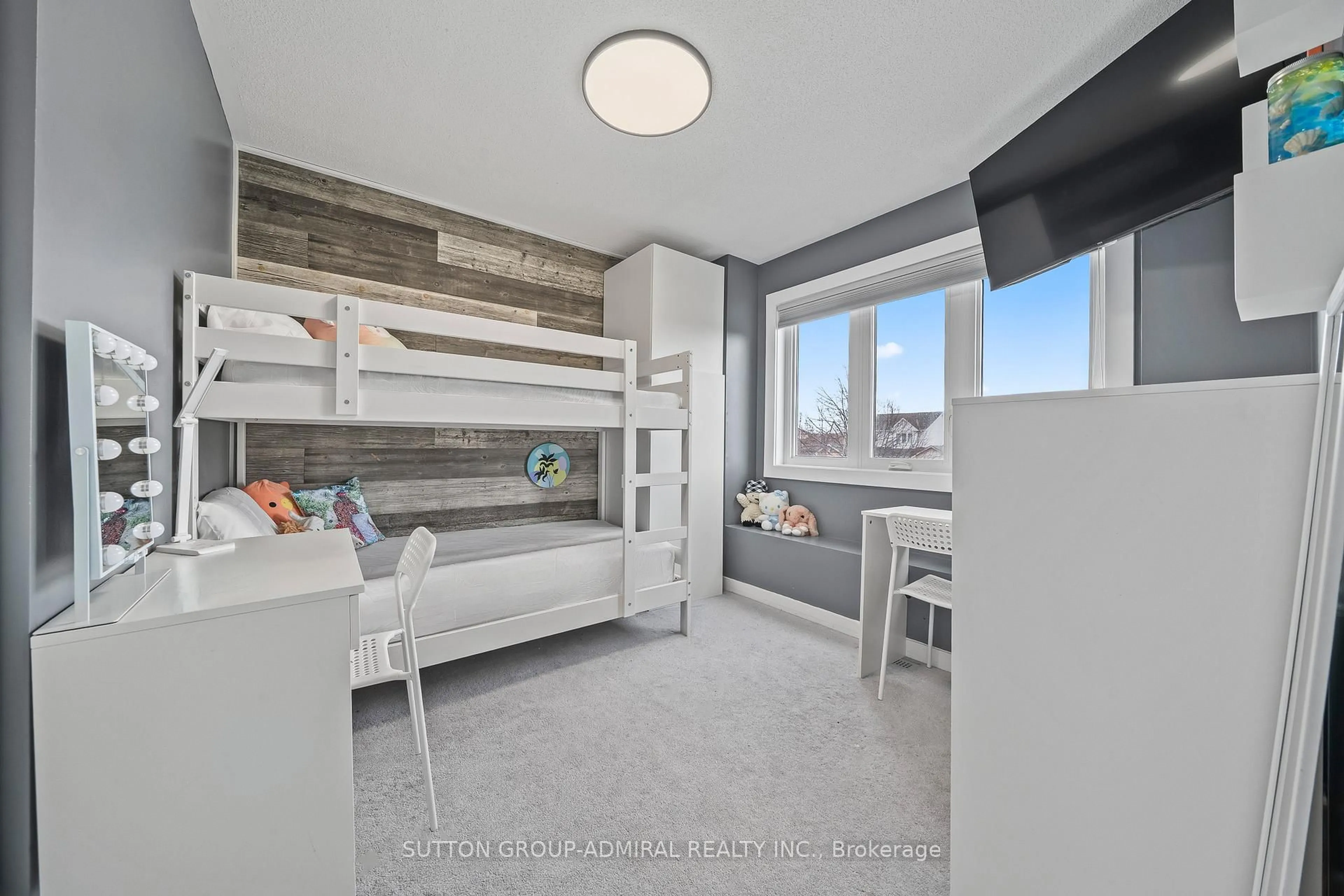 A pic of a room for 52 Moir Cres, Barrie Ontario L4N 8B2