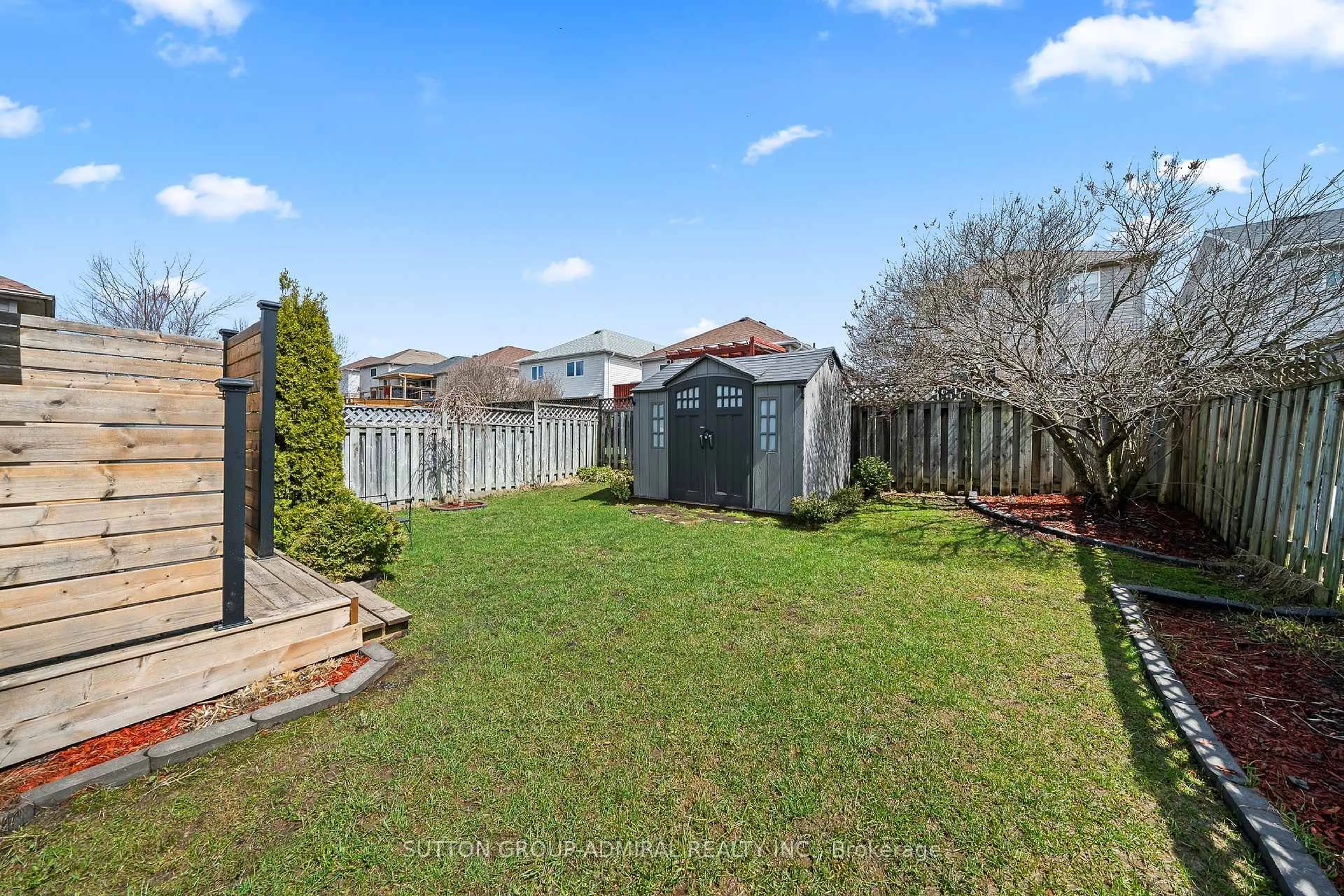 A pic from outside/outdoor area/front of a property/back of a property/a pic from drone, street for 52 Moir Cres, Barrie Ontario L4N 8B2