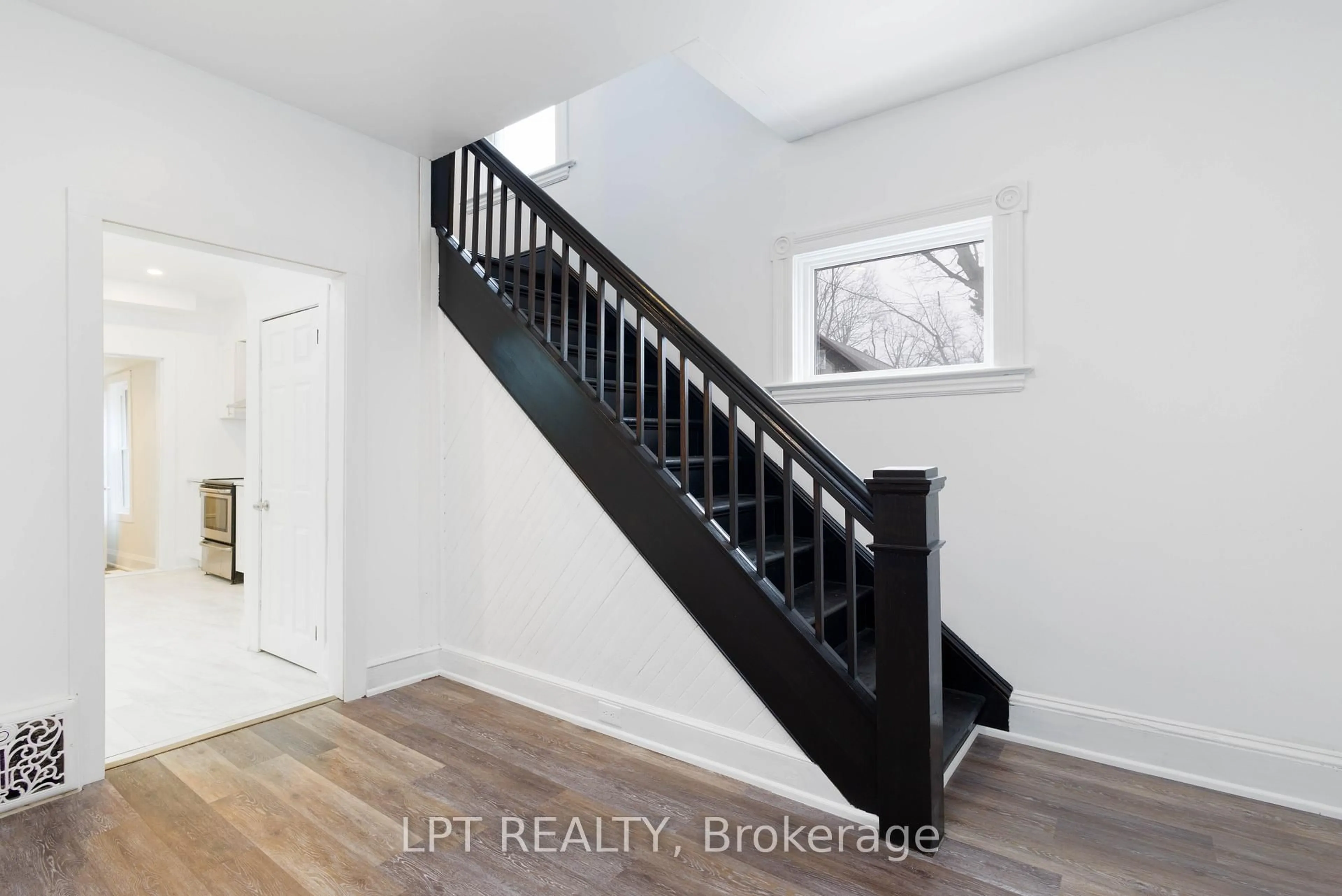 Unknown for 249 Harvey St, Orillia Ontario L3V 3M5