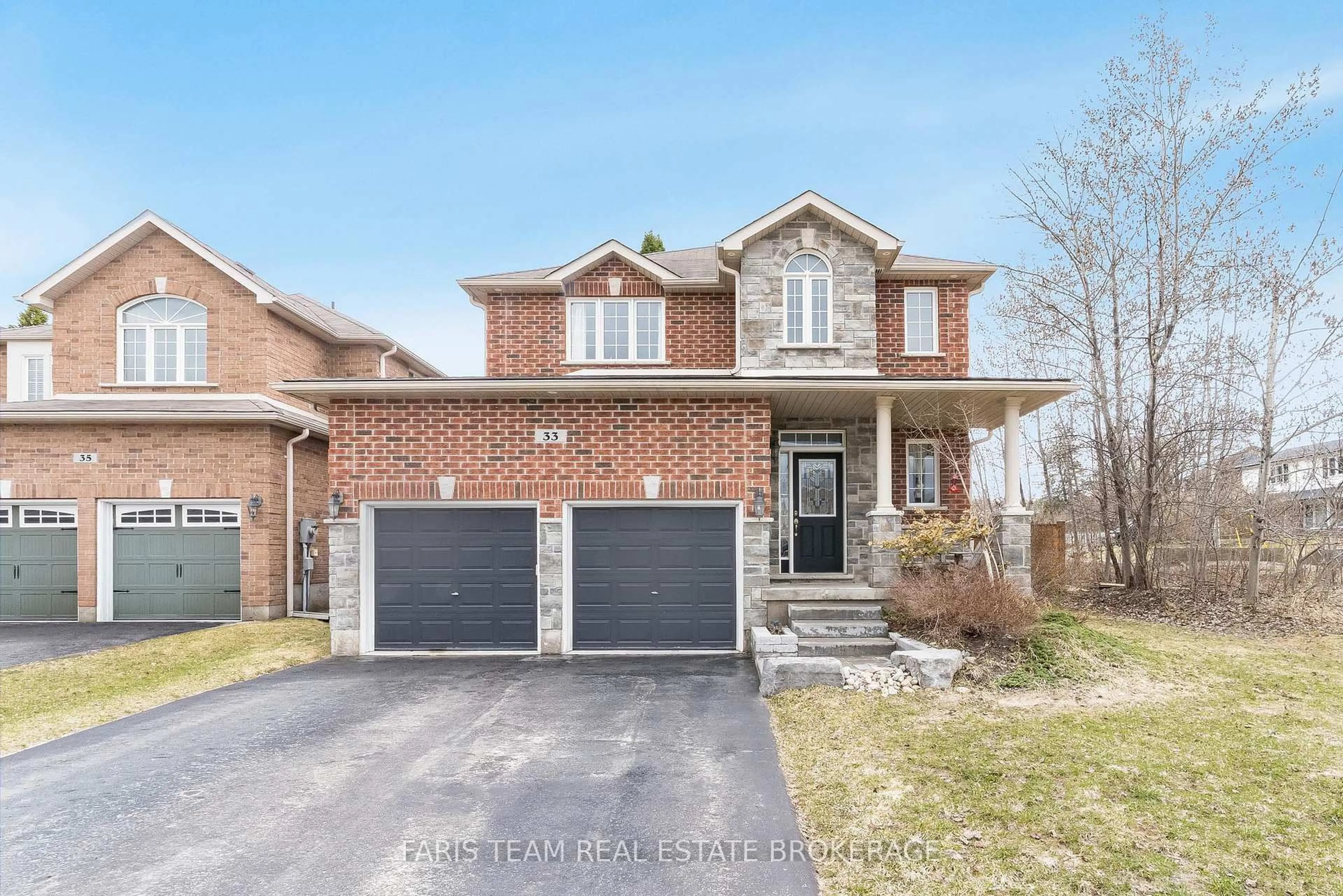 Home with brick exterior material, street for 33 Auburn Crt, Barrie Ontario L4N 6G9