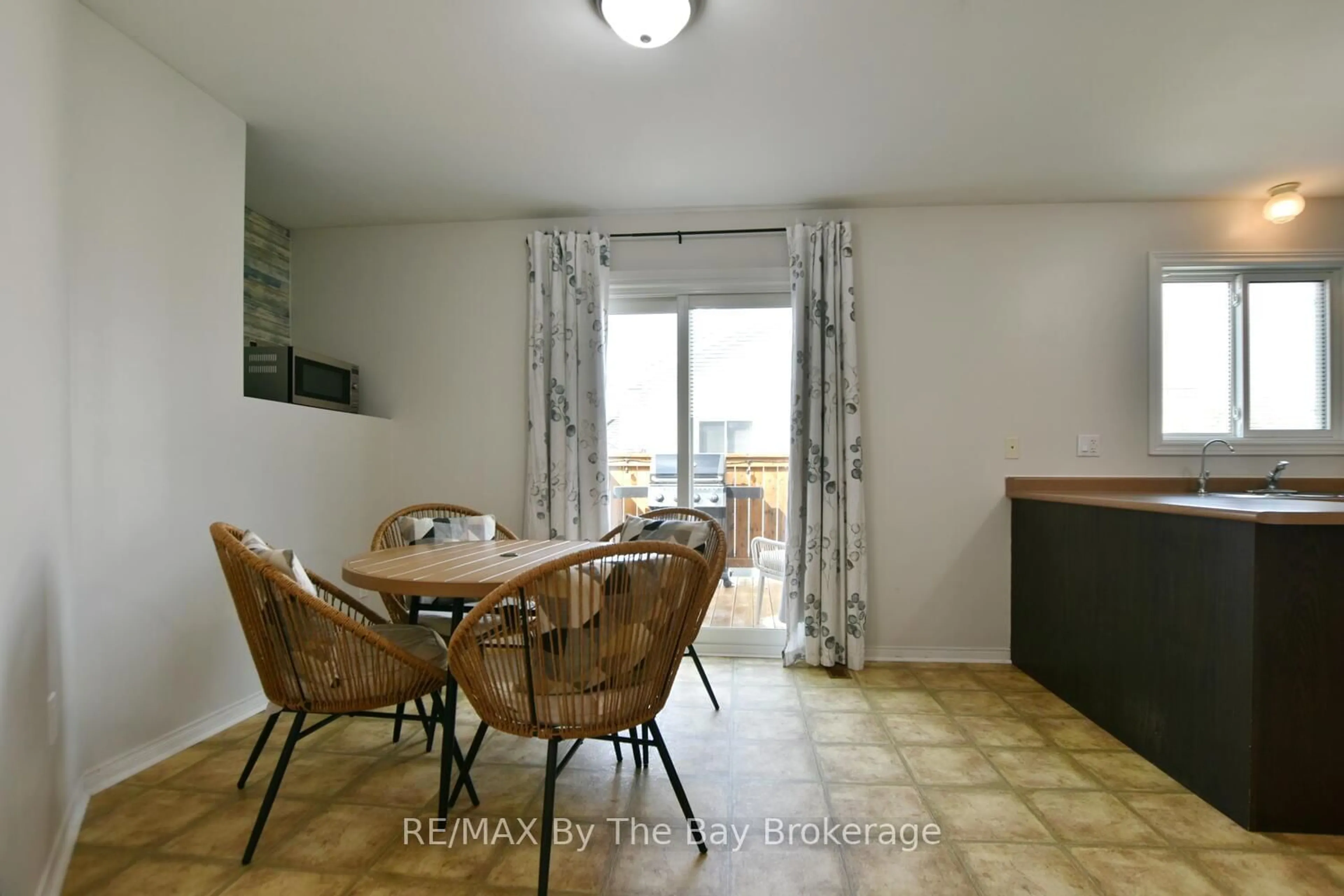 Dining room, unknown for 215 Montreal St, Clearview Ontario L0M 1S0