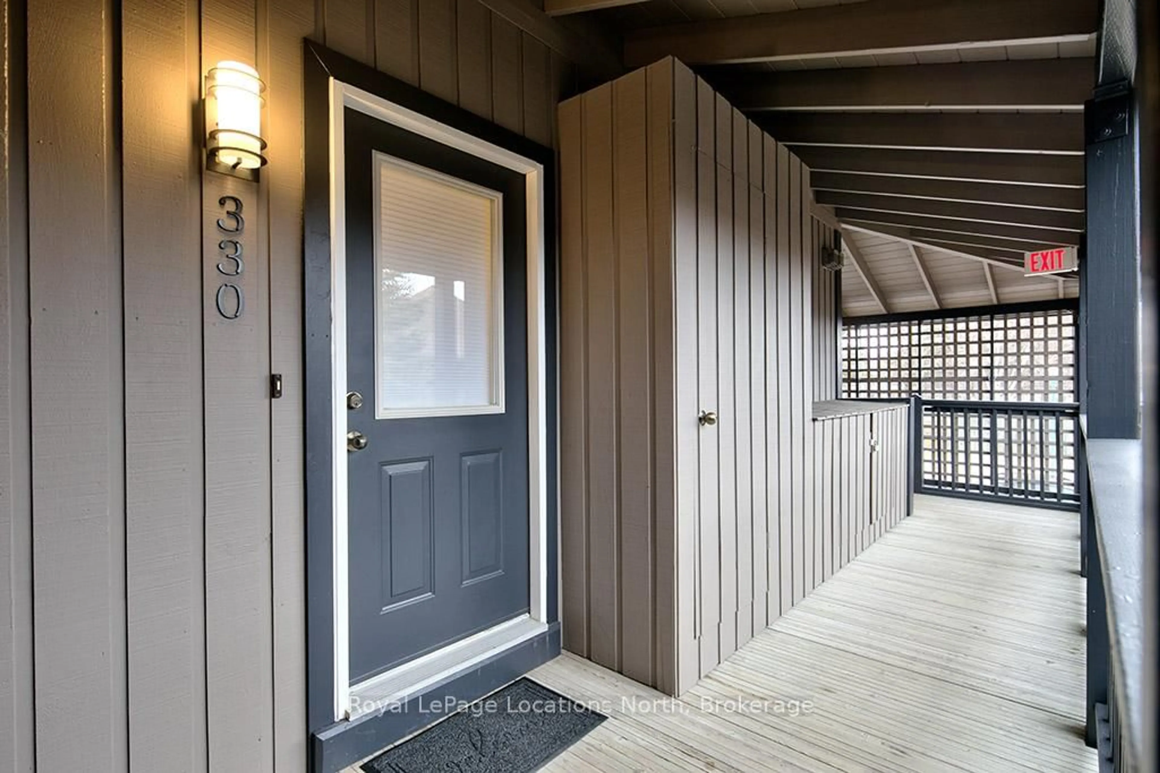 Indoor entryway for 330 Mariners Way, Collingwood Ontario L9Y 5C7