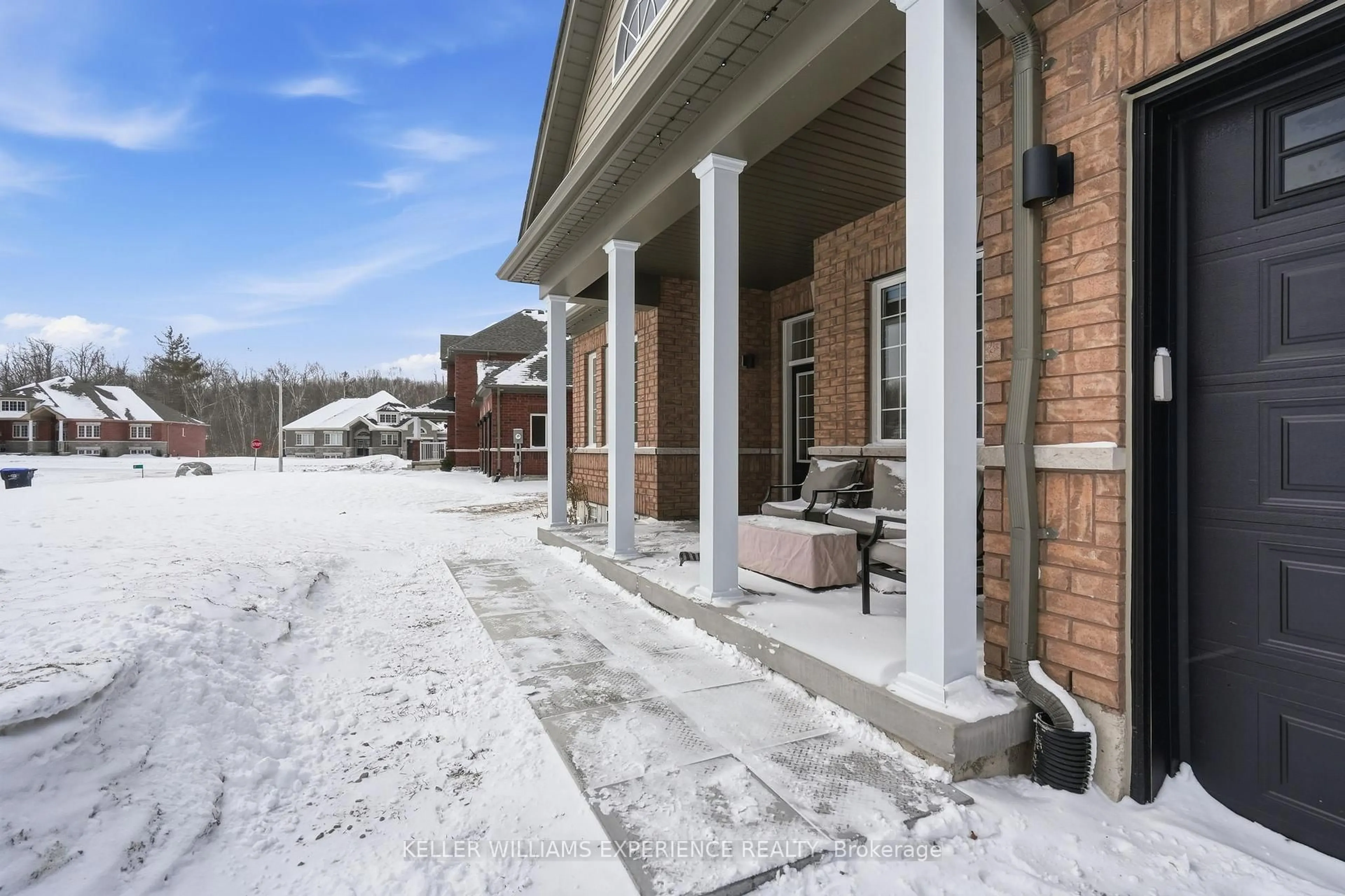 Patio, street for 4 Forest Heights Crt, Oro-Medonte Ontario L0L 2E0