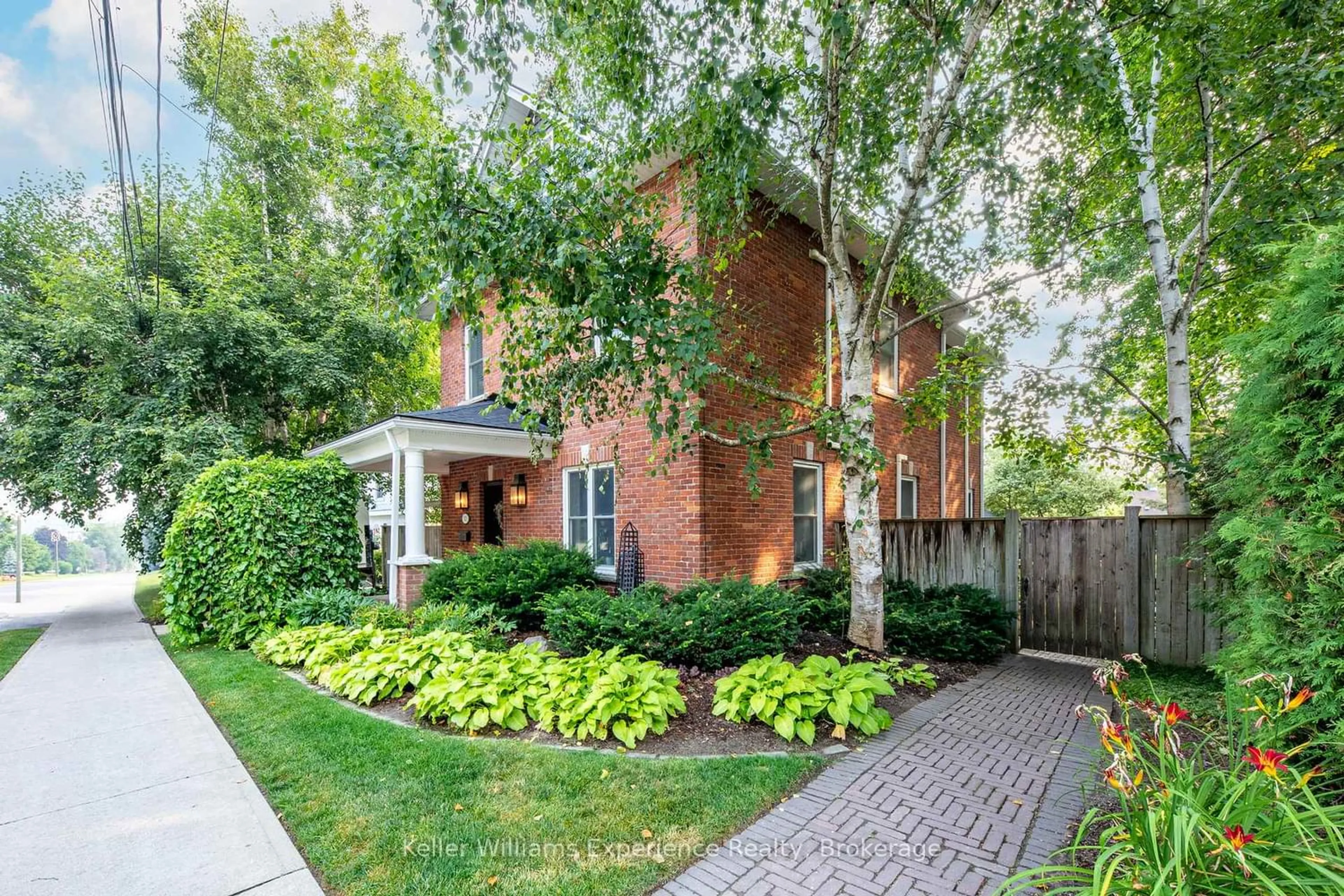 Unknown for 325 Third St, Midland Ontario L4R 3S6