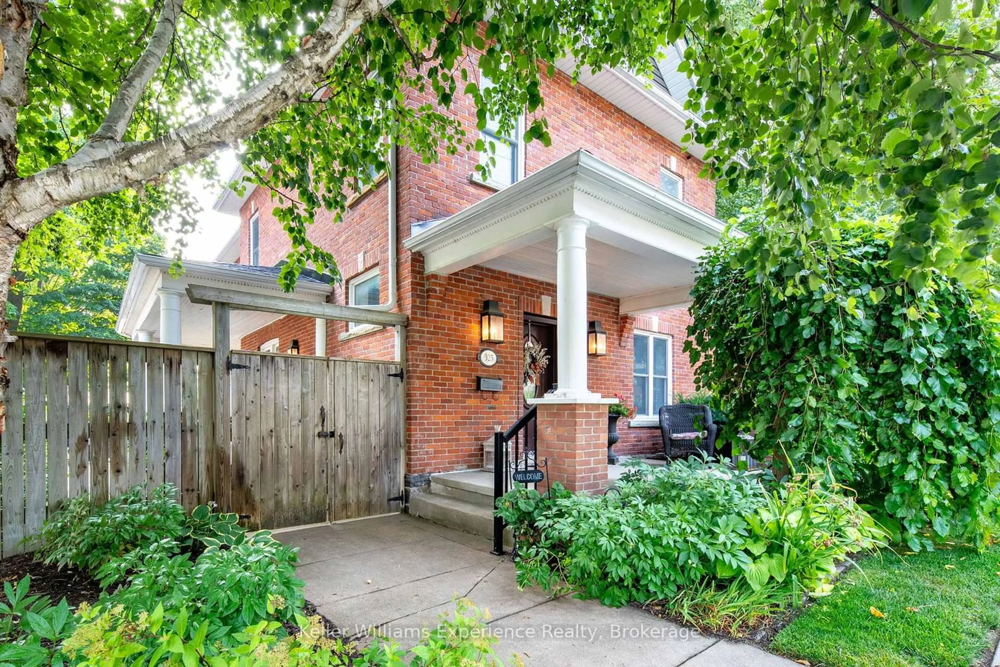 Unknown for 325 Third St, Midland Ontario L4R 3S6