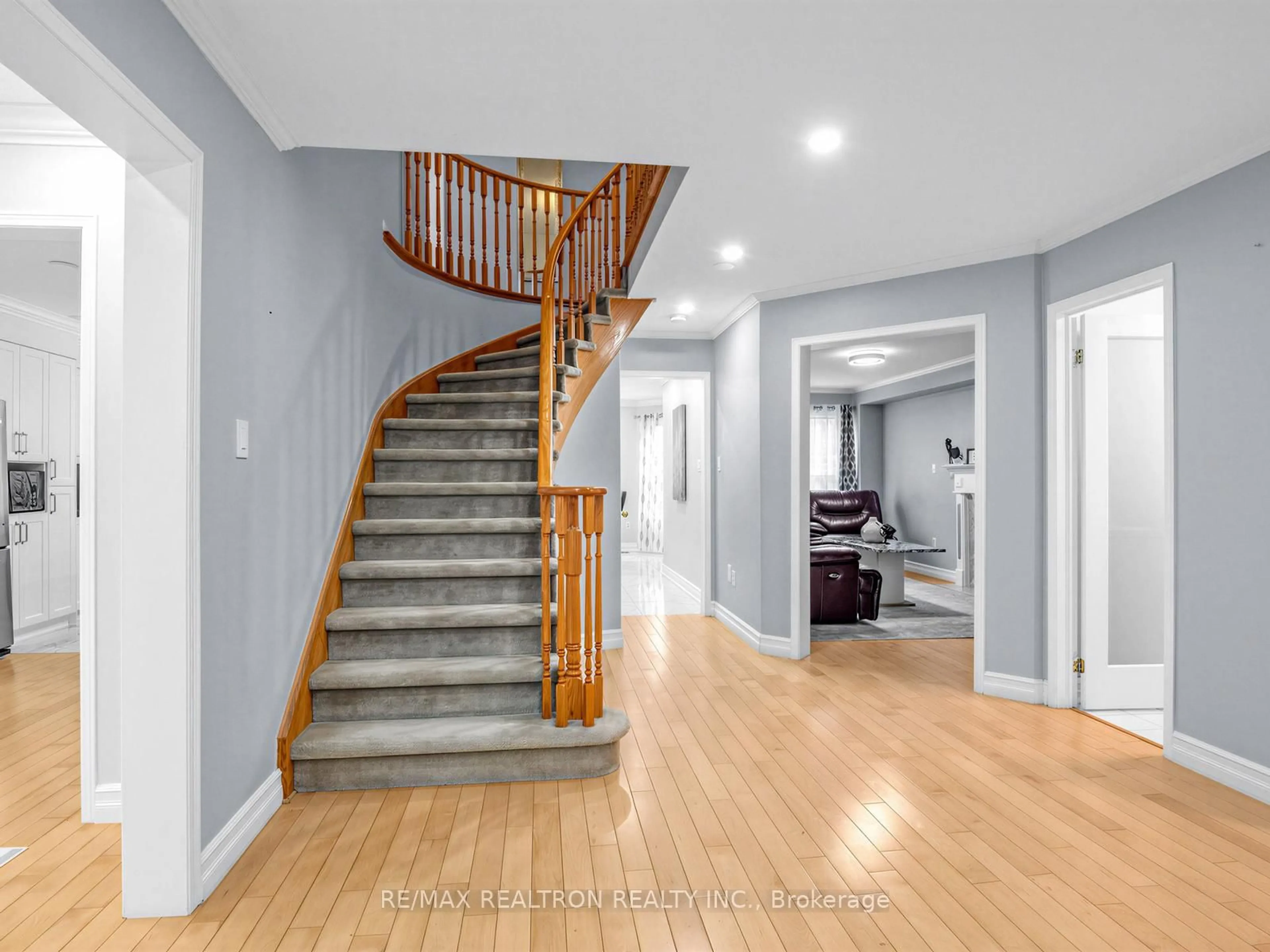 Unknown for 52 Loon Ave, Barrie Ontario L4N 8W6