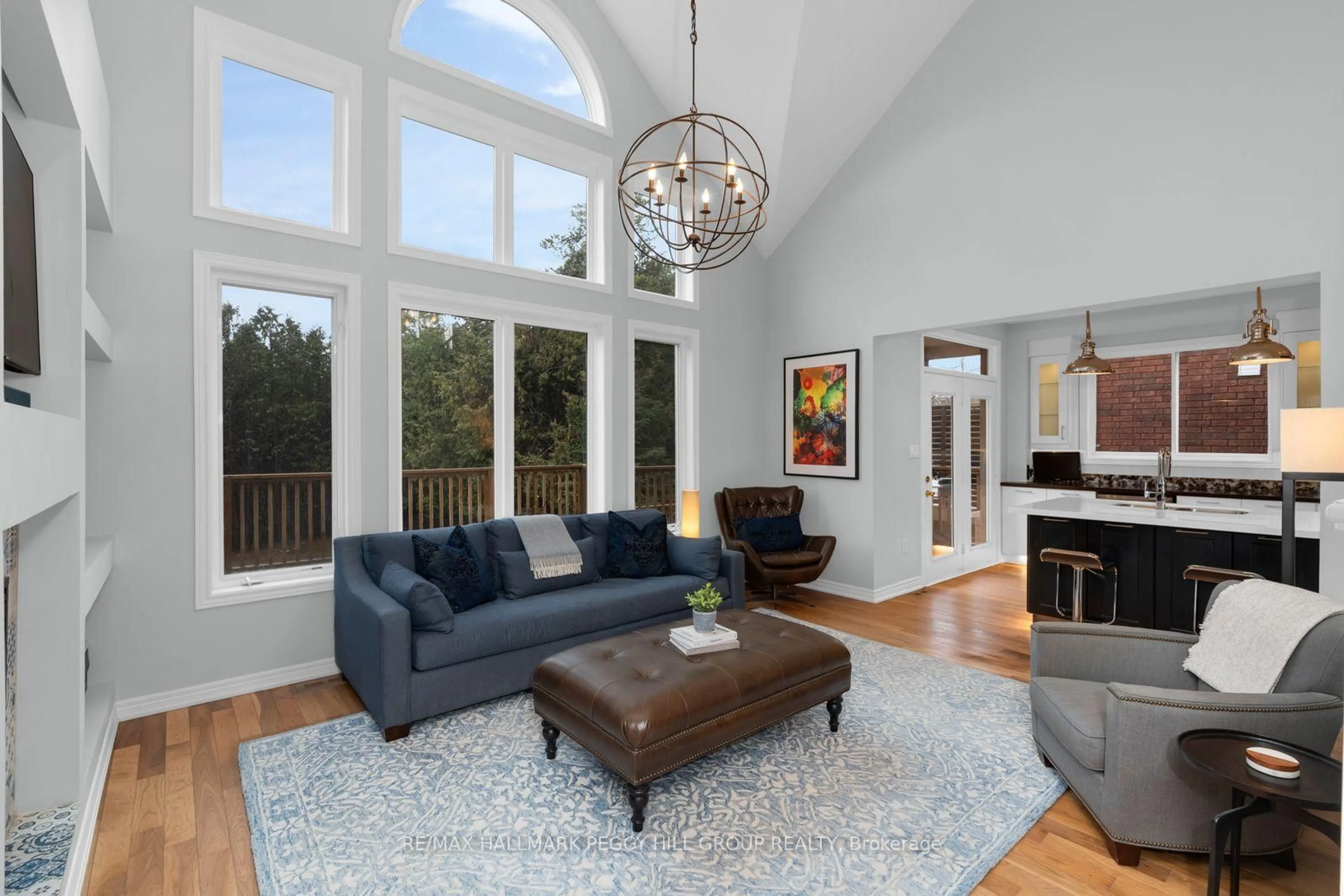 Living room with furniture, unknown for 44 Birkhall Pl, Barrie Ontario L4N 0K5