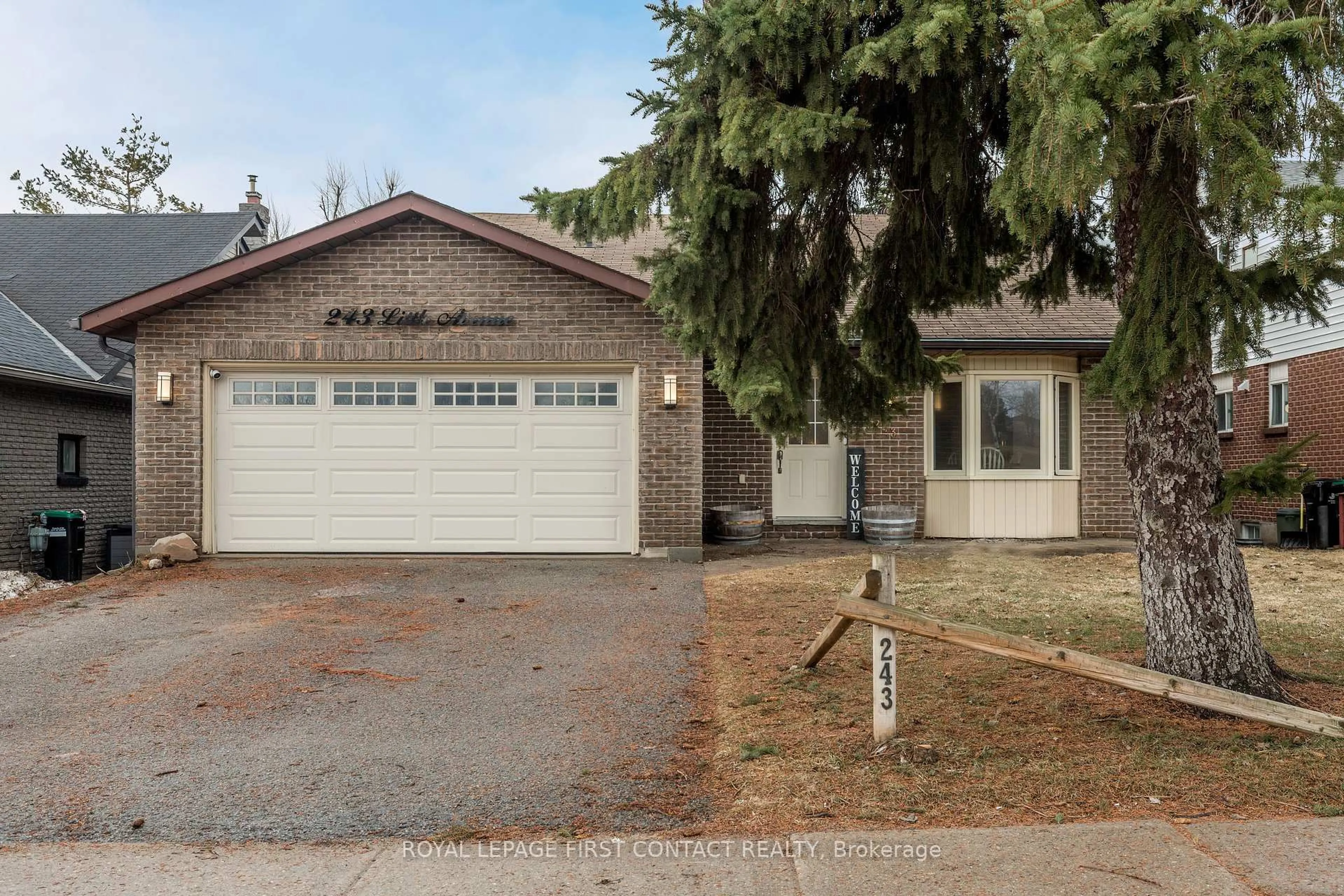 Home with vinyl exterior material, street for 243 LITTLE Ave, Barrie Ontario L4N 6L3