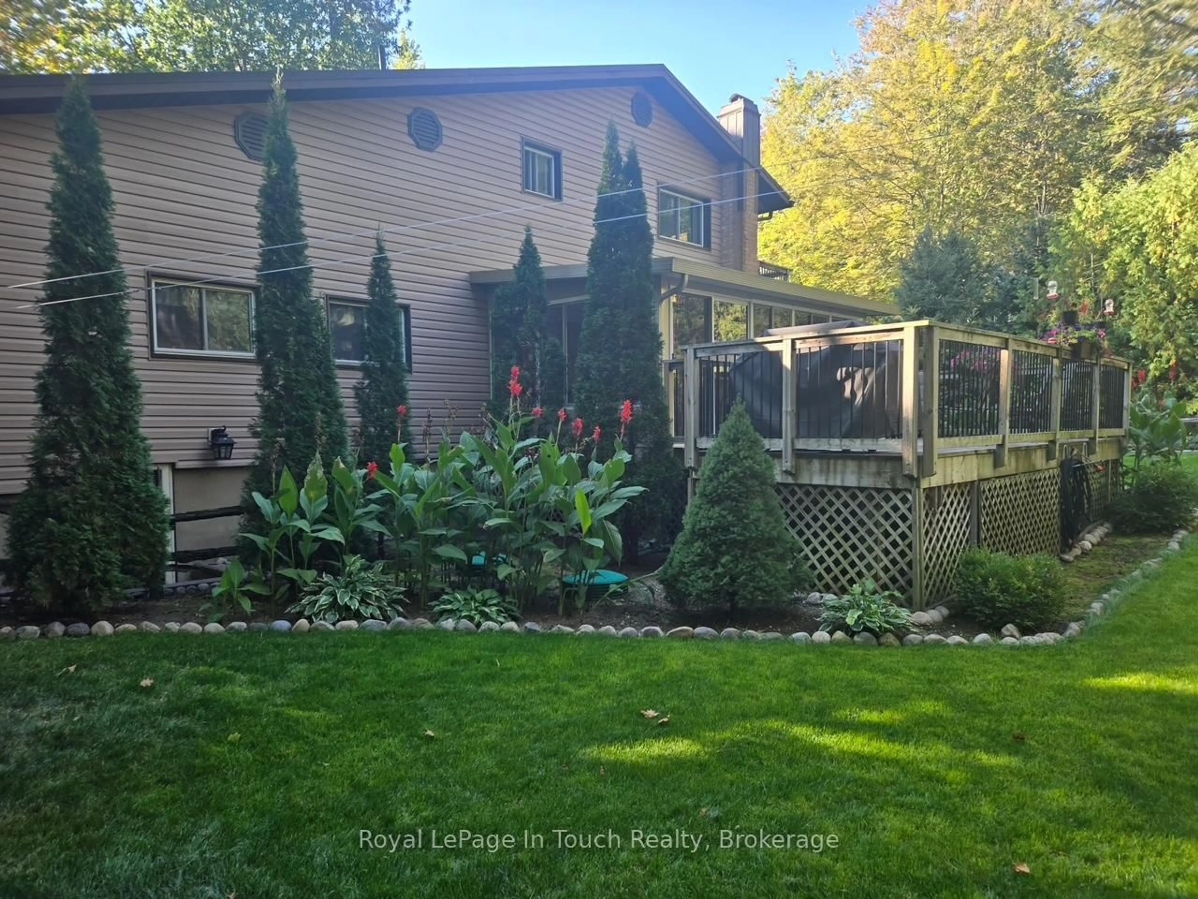 A pic from outside/outdoor area/front of a property/back of a property/a pic from drone, unknown for 36 Card Ave, Tiny Ontario L0L 2J0