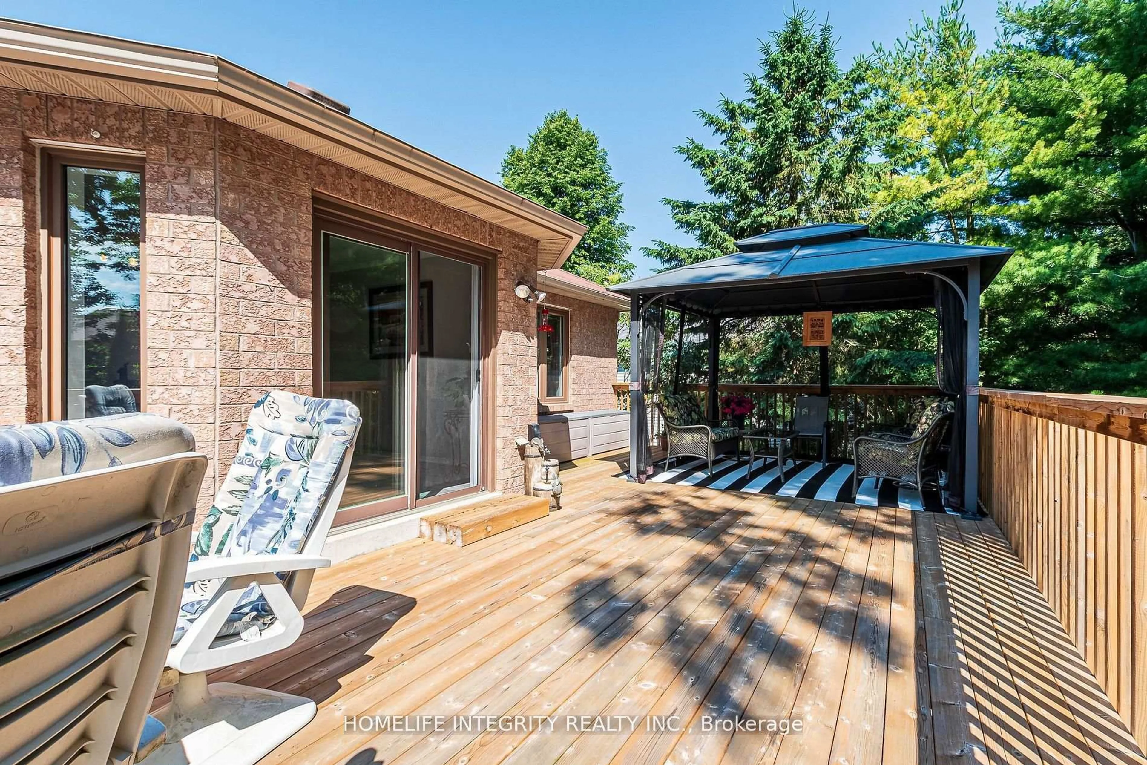 Patio, unknown for 37 Brouwer Cres, Wasaga Beach Ontario L9Z 1L8