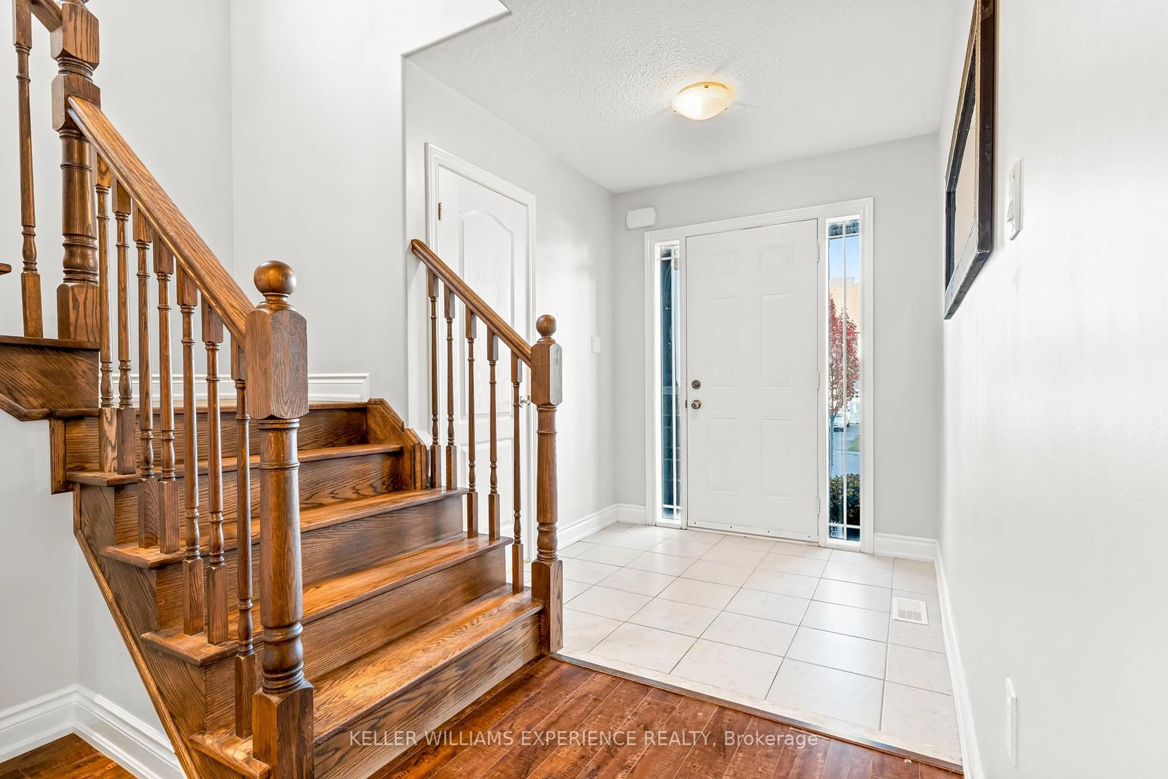 Indoor entryway for 3086 Emperor Dr, Orillia Ontario L3V 0G4