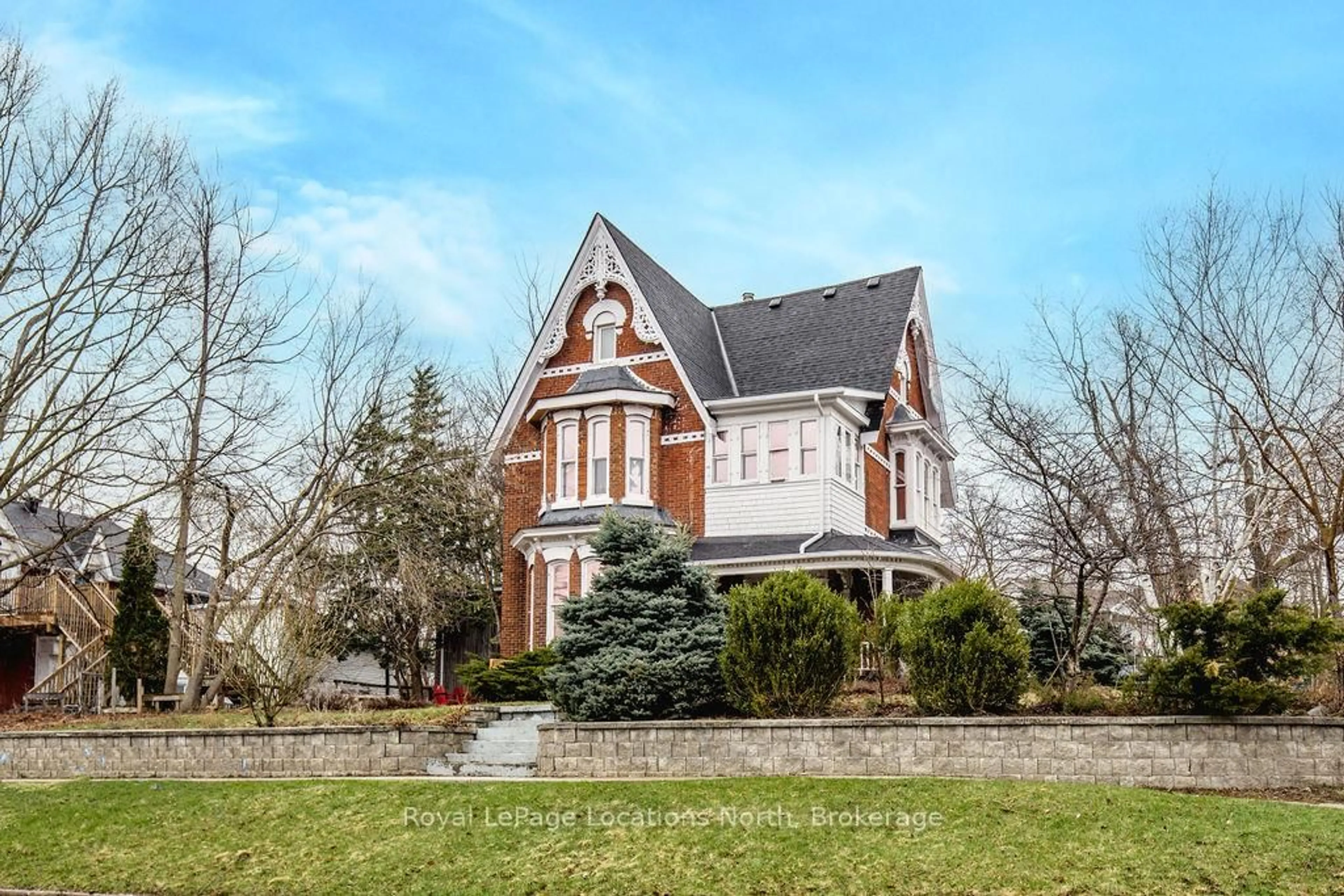 Home with brick exterior material, street for 3 Peel St, Barrie Ontario L4M 3K7