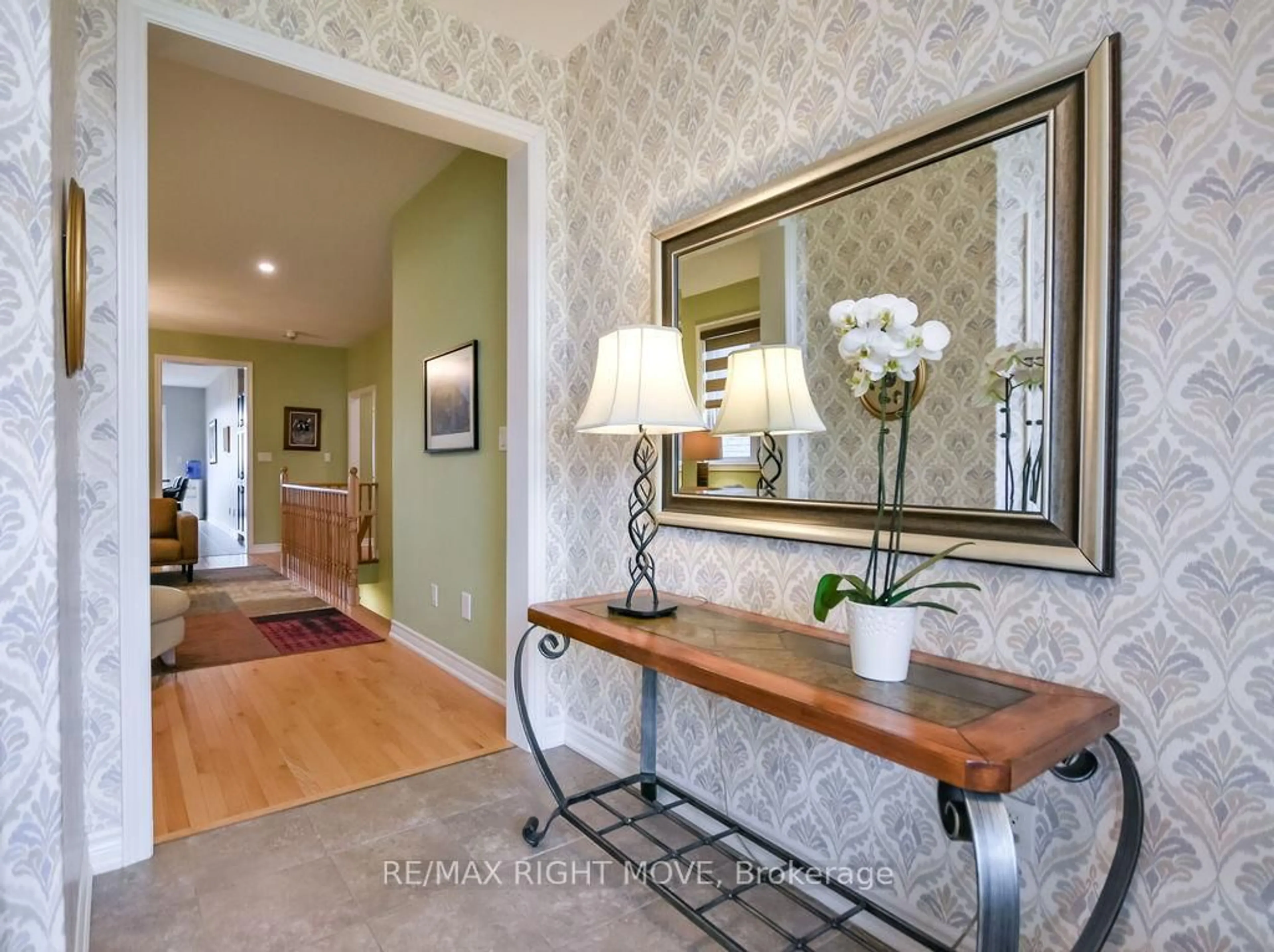 Indoor entryway for 3111 Emperor Dr, Orillia Ontario L3V 0G4