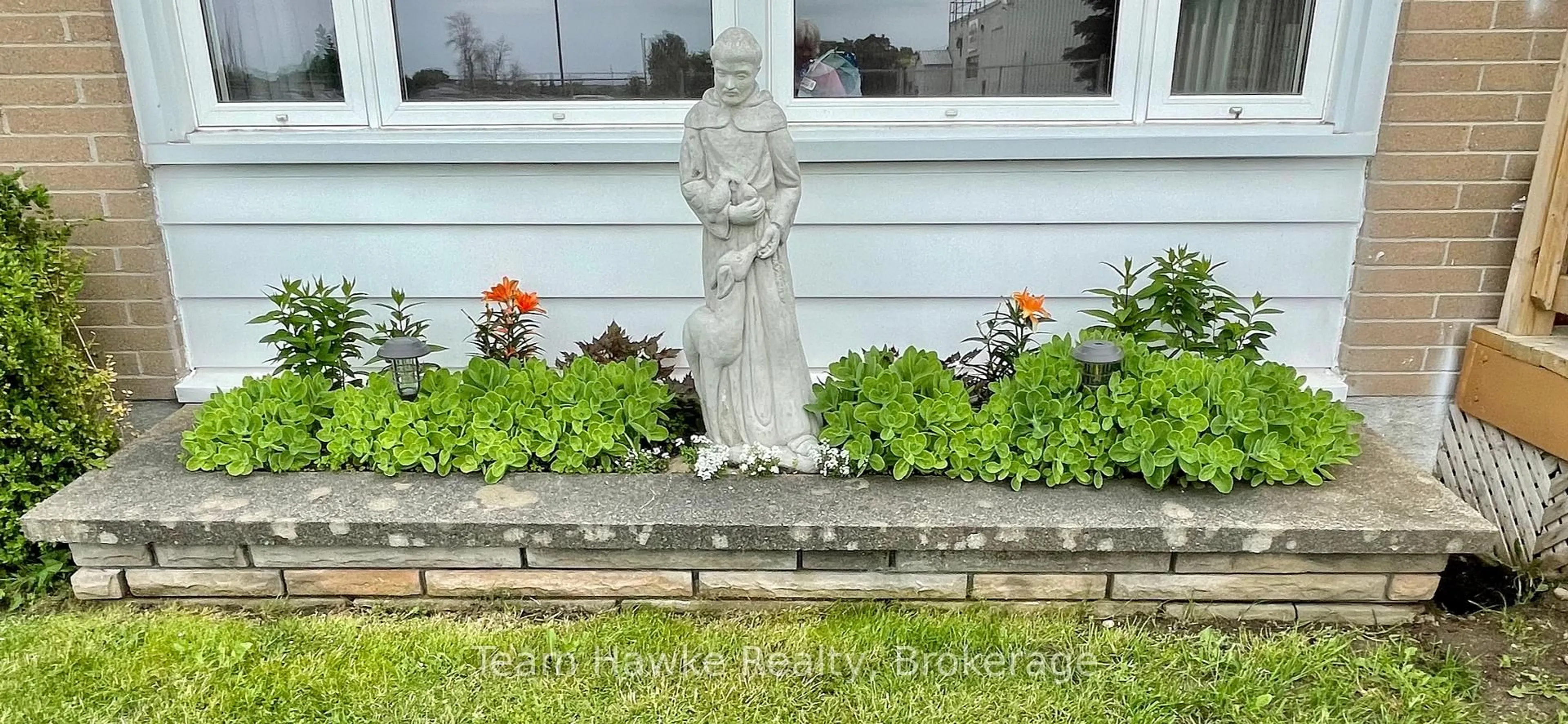 Patio, street for 291 Ellen St, Midland Ontario L4R 2H1