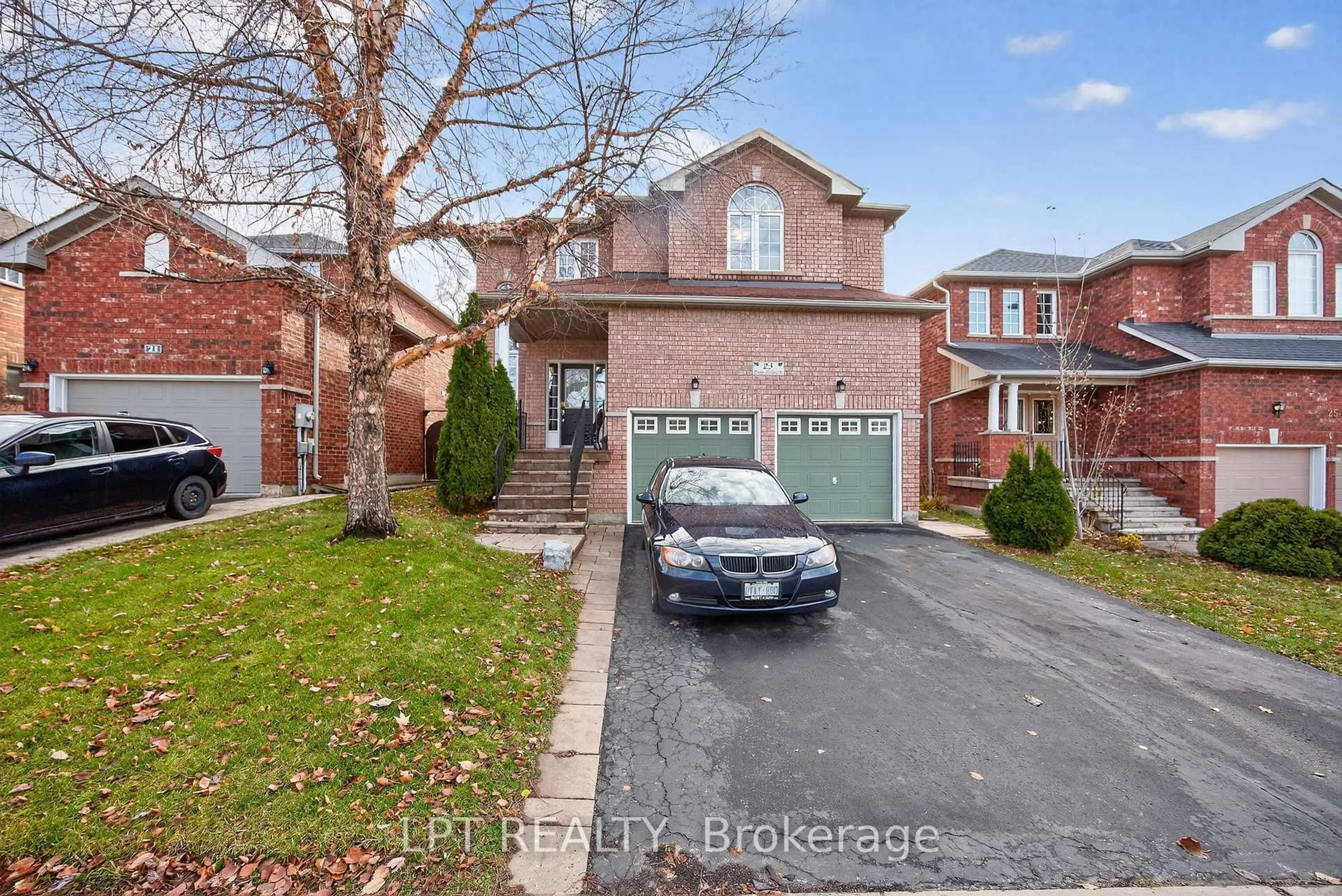 Home with brick exterior material, street for 23 Prince of Wales Dr, Barrie Ontario L4N 0T5