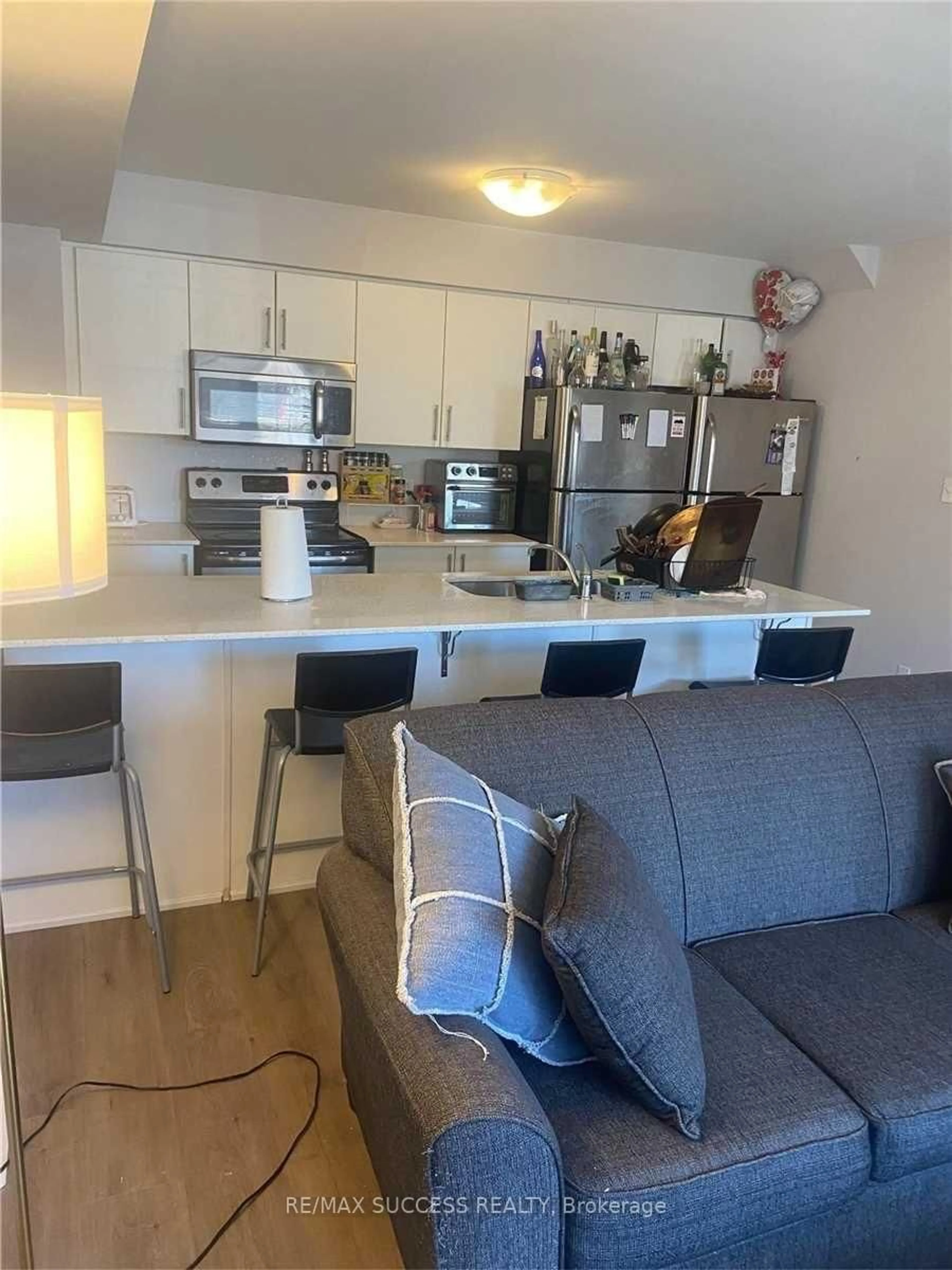 Open concept kitchen, unknown for 246 Penetanguishene Rd #9, Barrie Ontario L4M 7C2