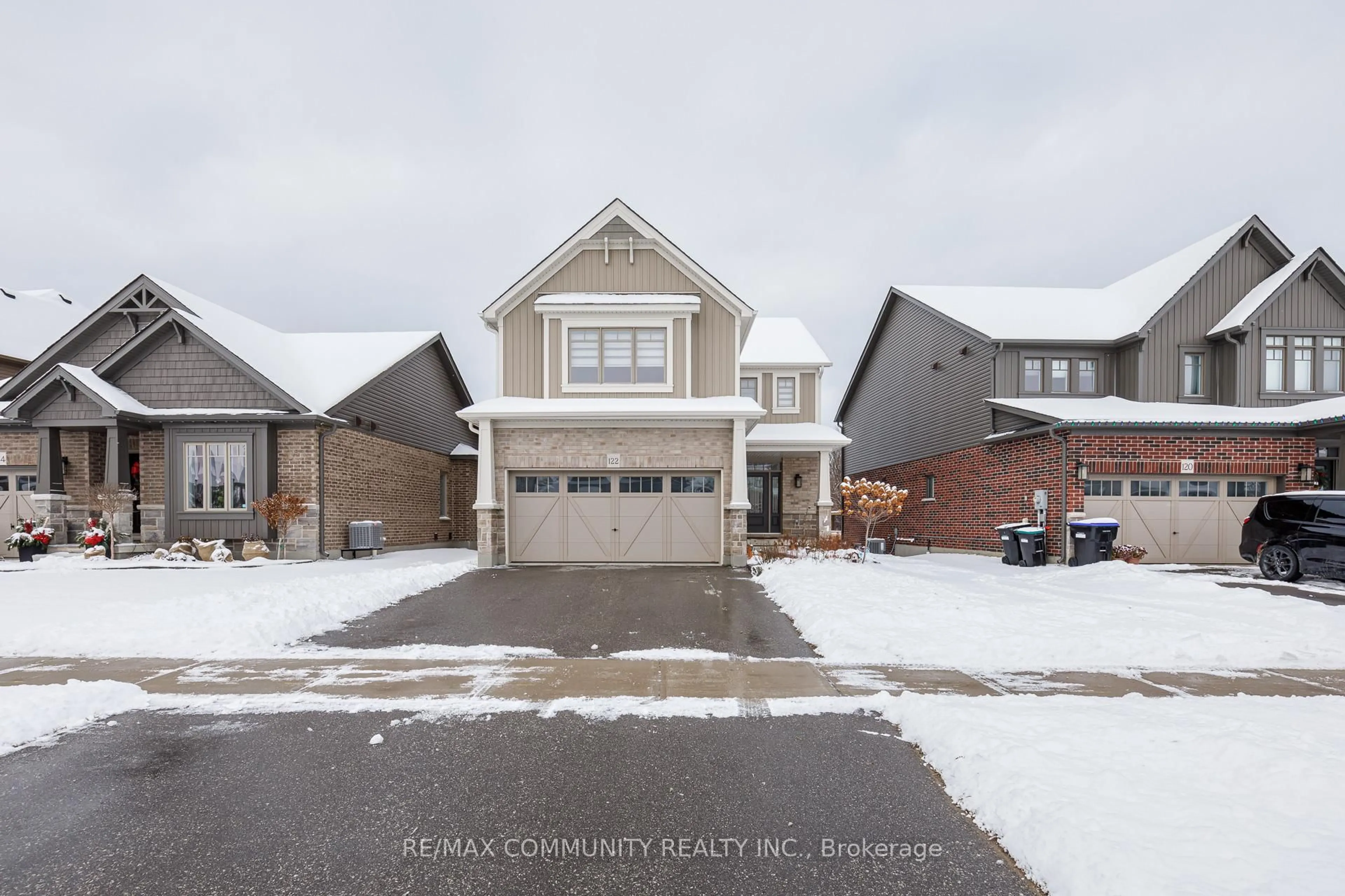 Home with brick exterior material, street for 122 Plewes Dr, Collingwood Ontario L9Y 5M4