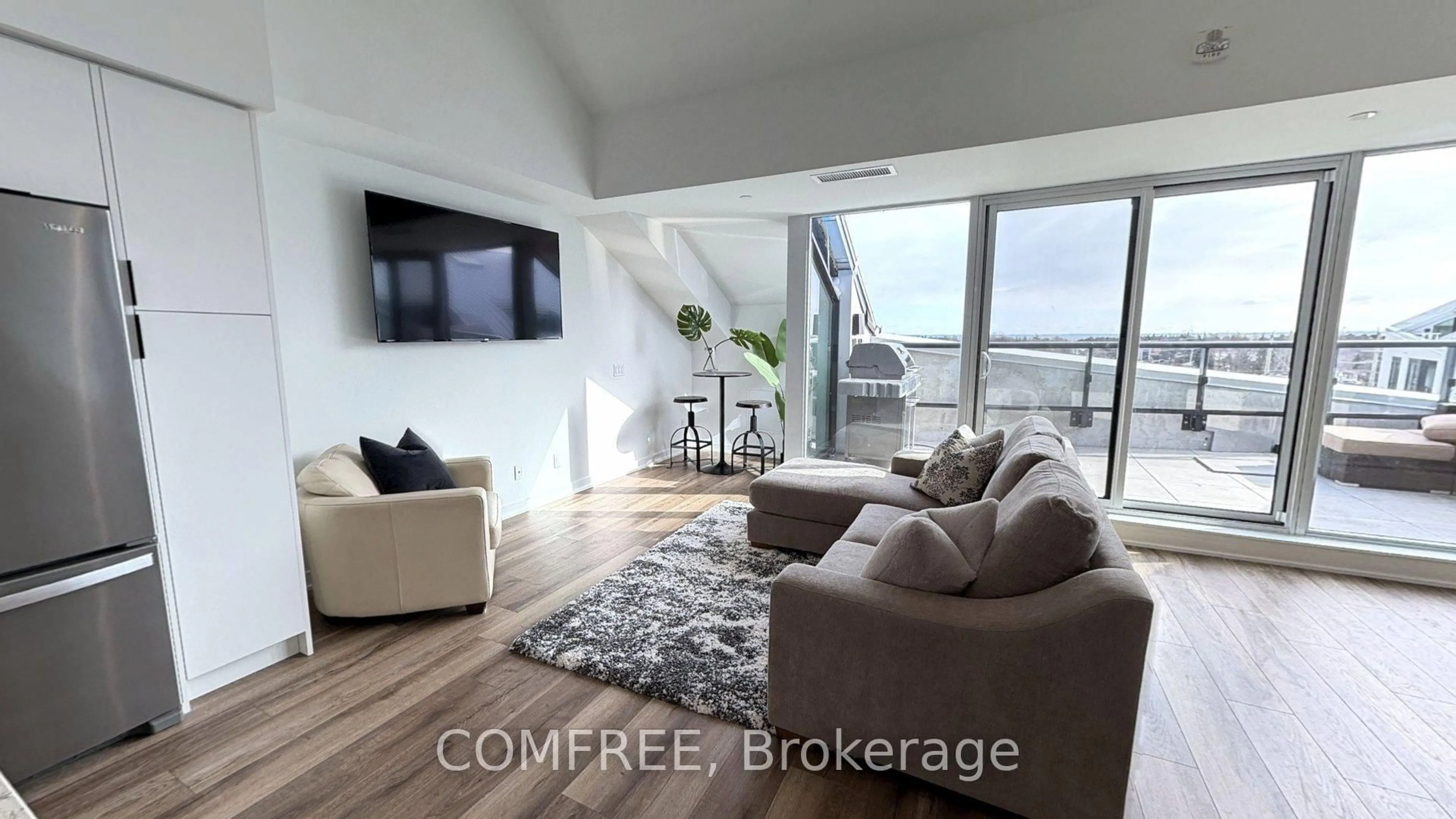 Living room with furniture, unknown for 31 Huron St #622, Collingwood Ontario L9Y 5T7