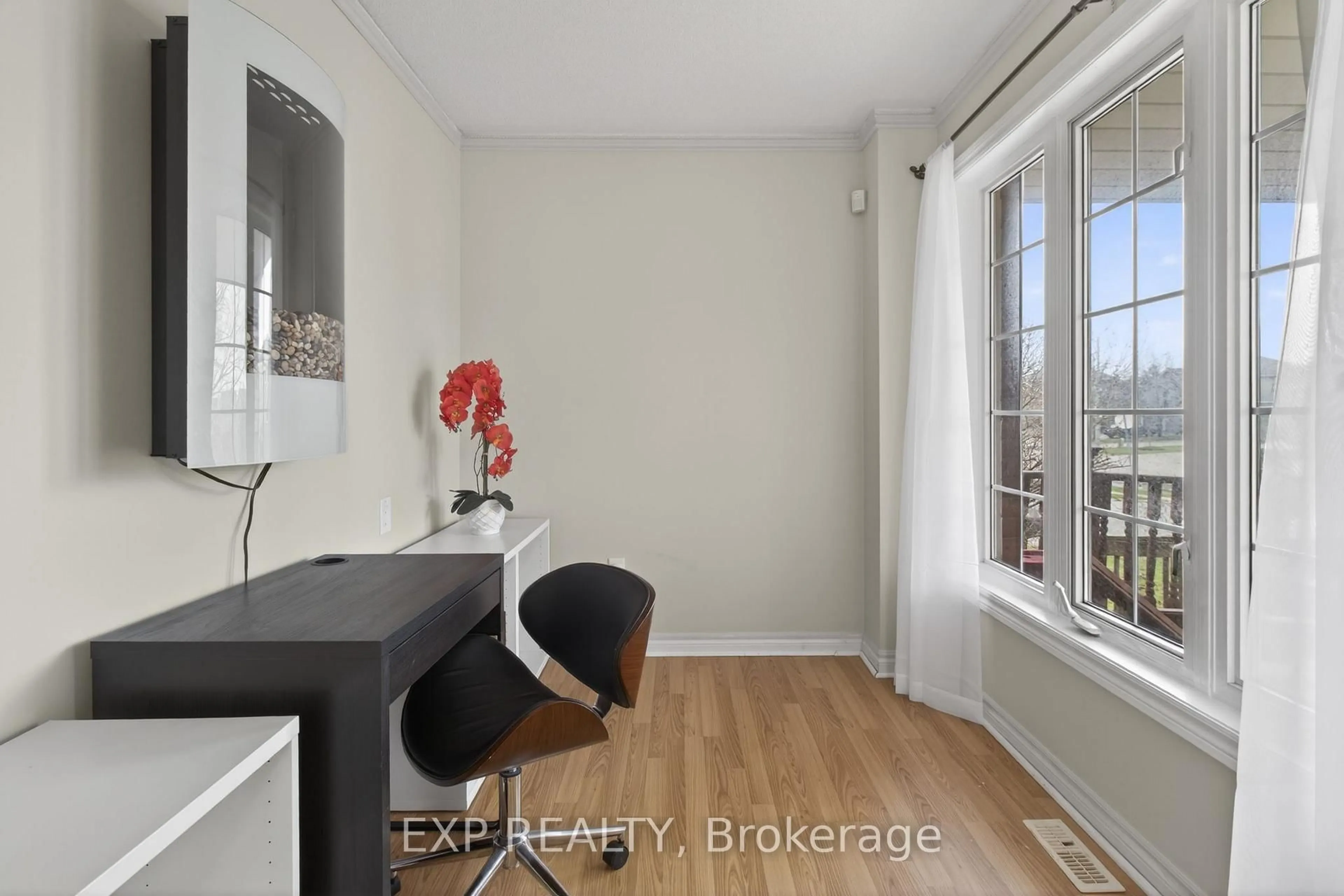 A pic of a room for 65 Dunnett Dr, Barrie Ontario L4N 0J6