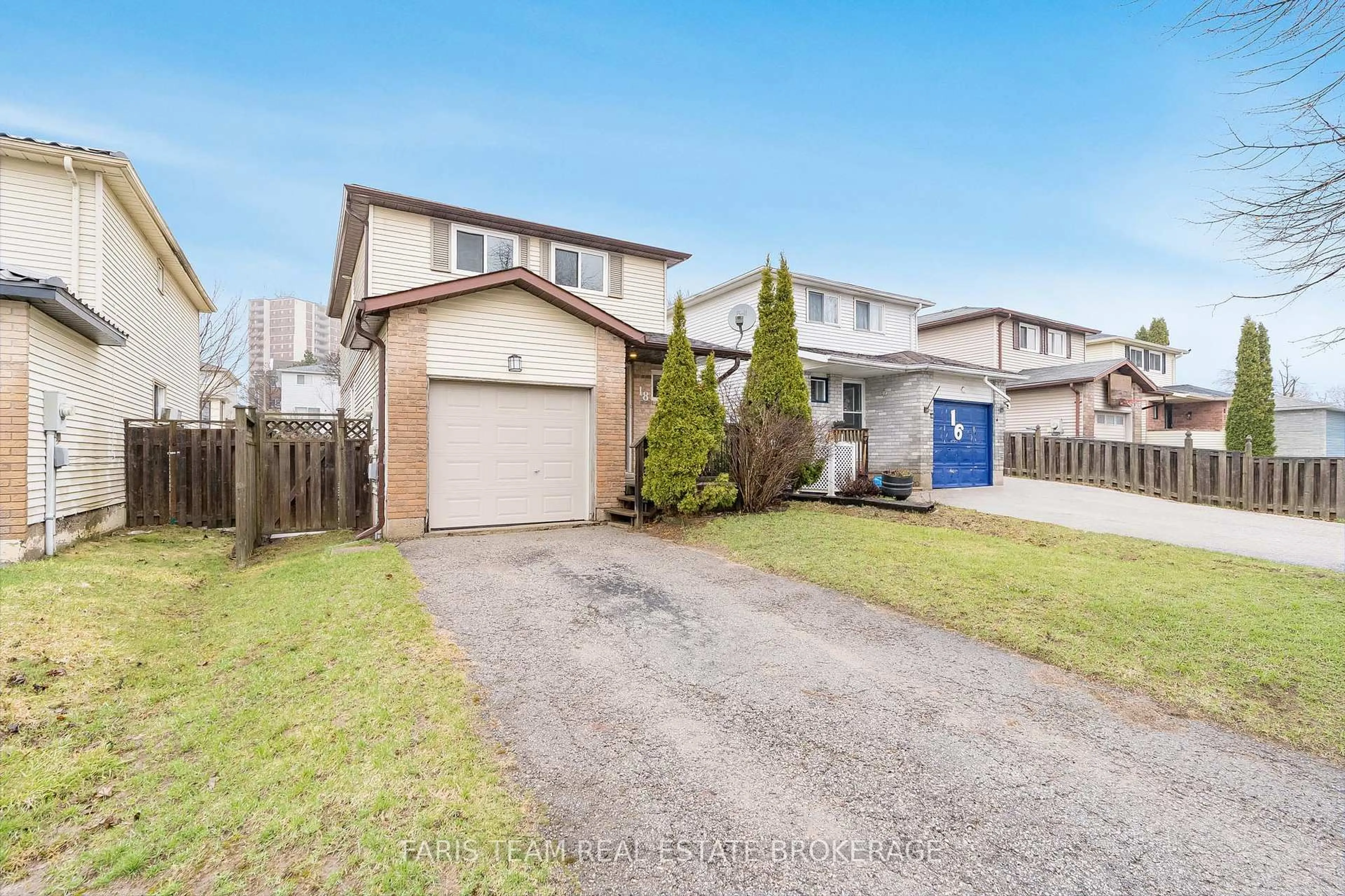 A pic from outside/outdoor area/front of a property/back of a property/a pic from drone, street for 18 Argyle Rd, Barrie Ontario L4N 6P9