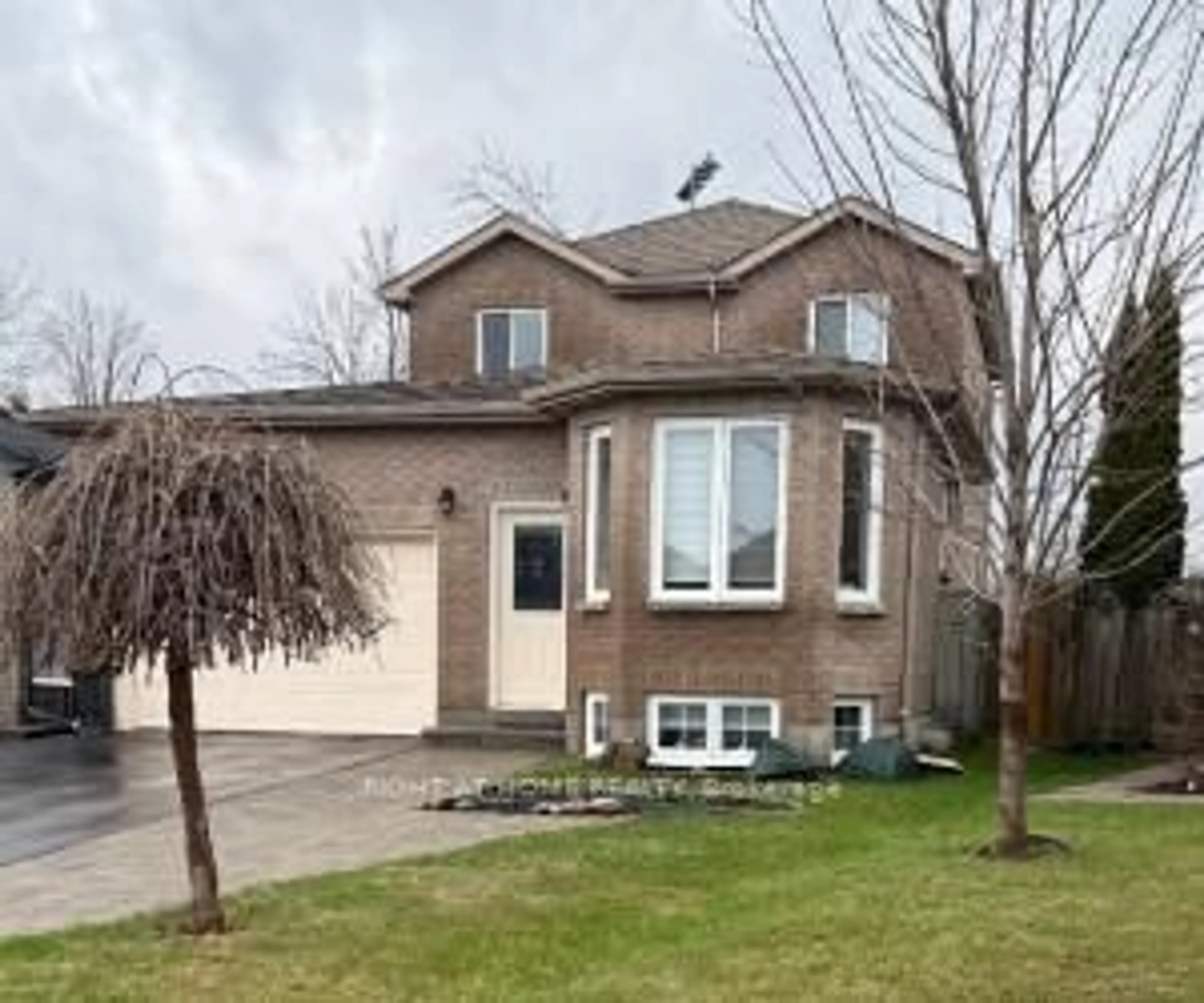 Home with brick exterior material, street for 30 BRIGHTON Rd, Barrie Ontario L4M 6S4