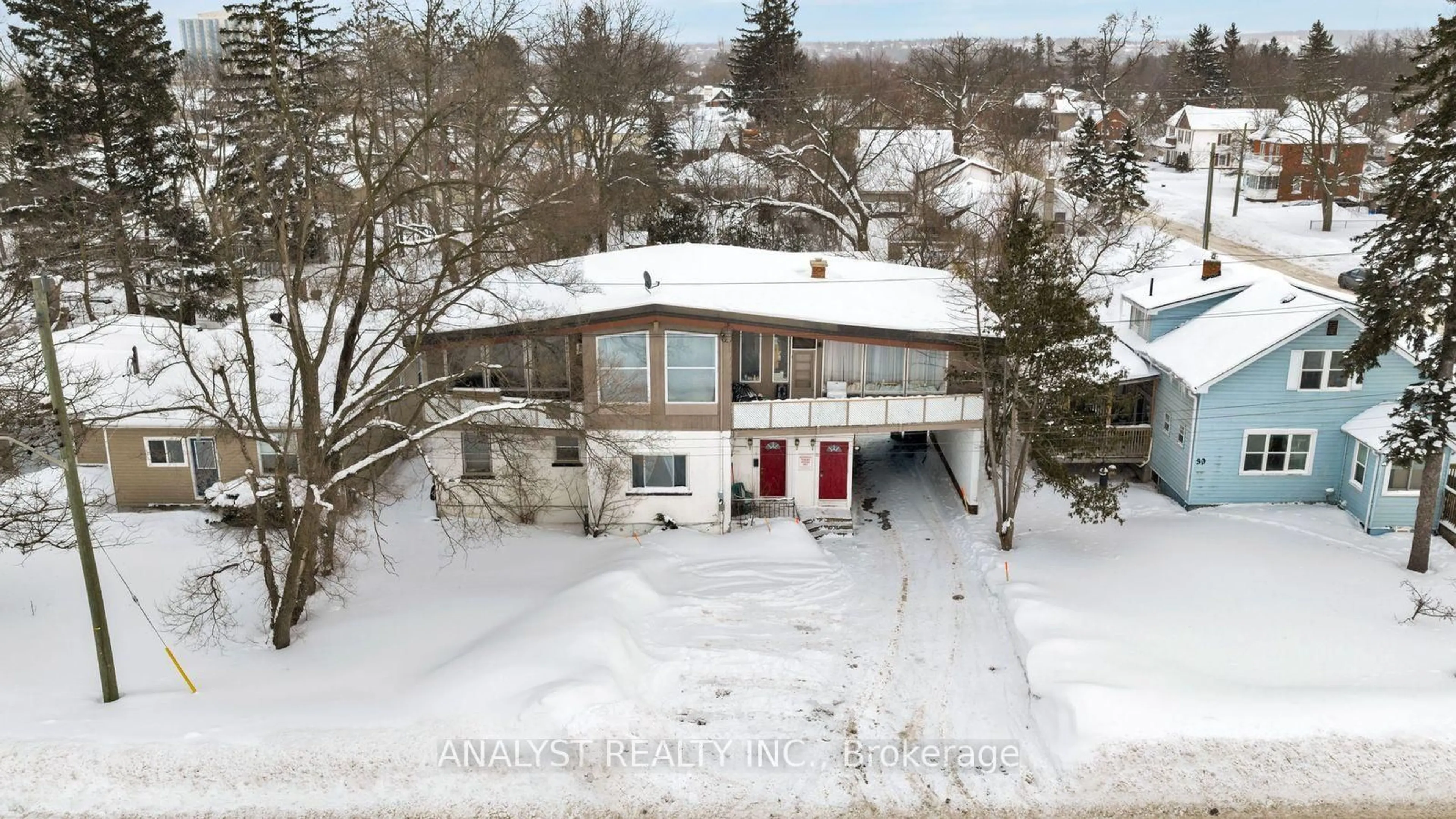 A pic from outside/outdoor area/front of a property/back of a property/a pic from drone, street for 37 Donald St, Barrie Ontario L4N 1E4