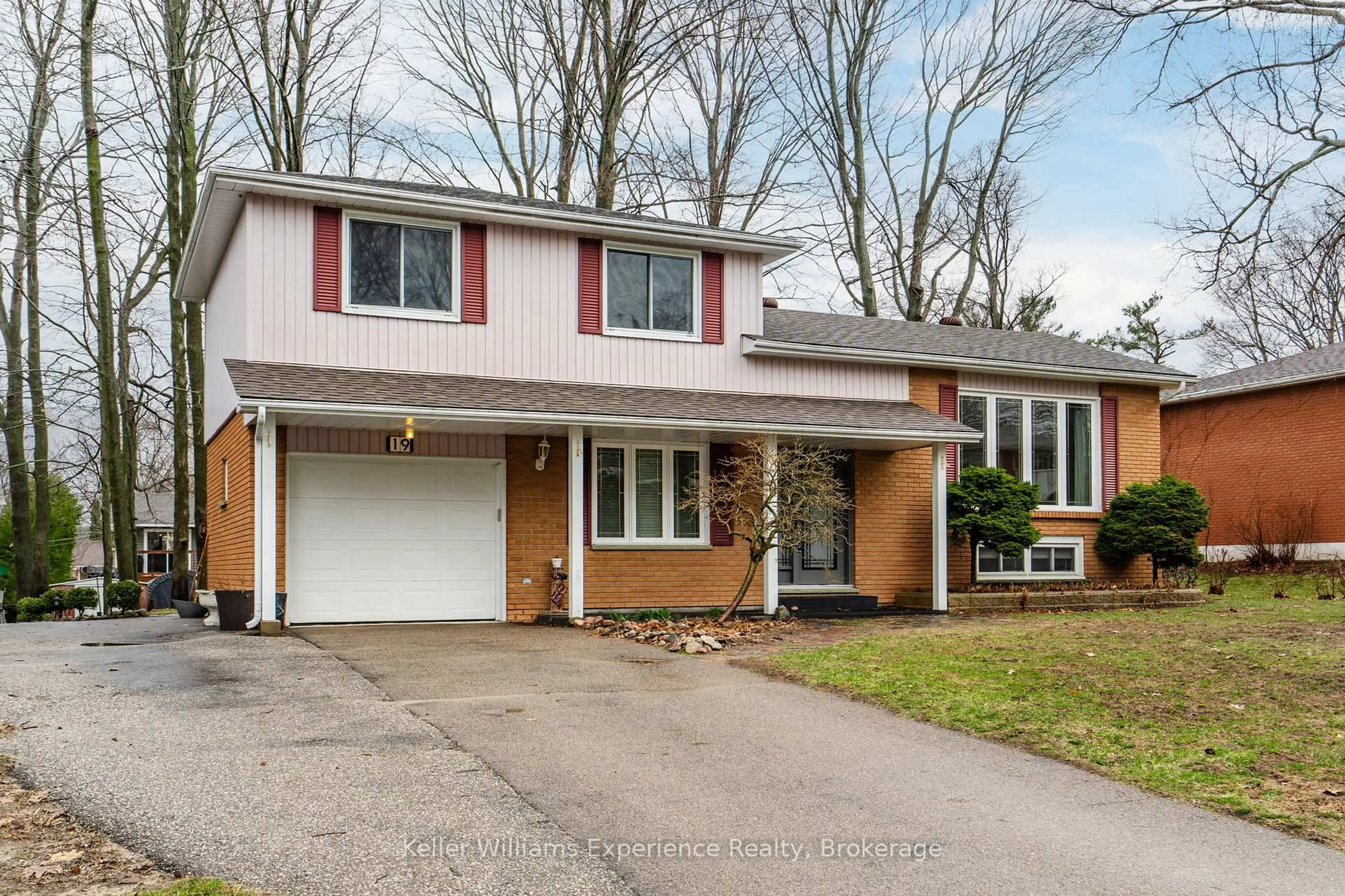 Home with brick exterior material, street for 19 Viel St, Penetanguishene Ontario L9M 1J1