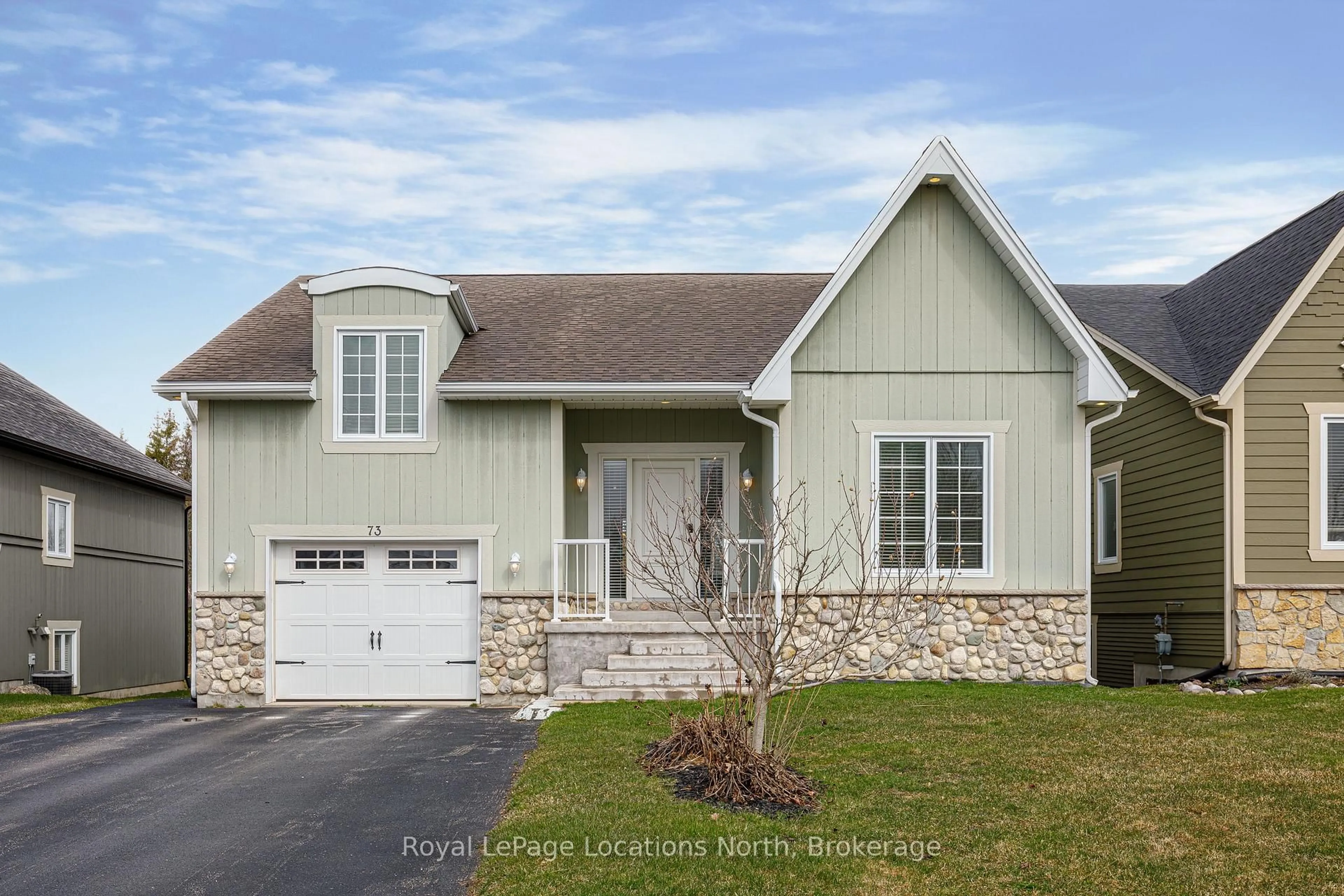 Home with vinyl exterior material, street for 73 Findlay Dr, Collingwood Ontario L9Y 0G6