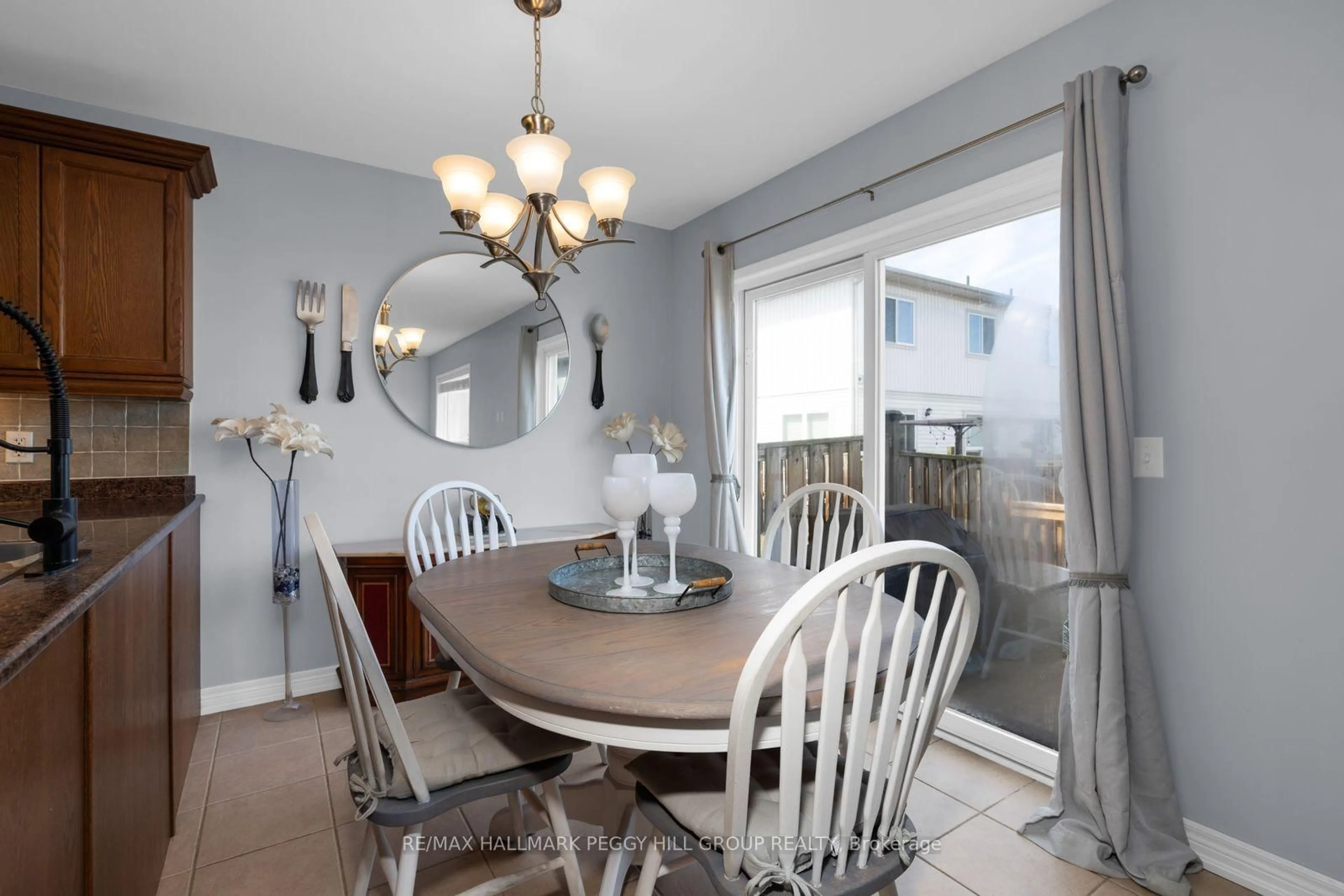 Dining room, wood/laminate floor for 800 West Ridge Blvd #11, Orillia Ontario L3V 0A1