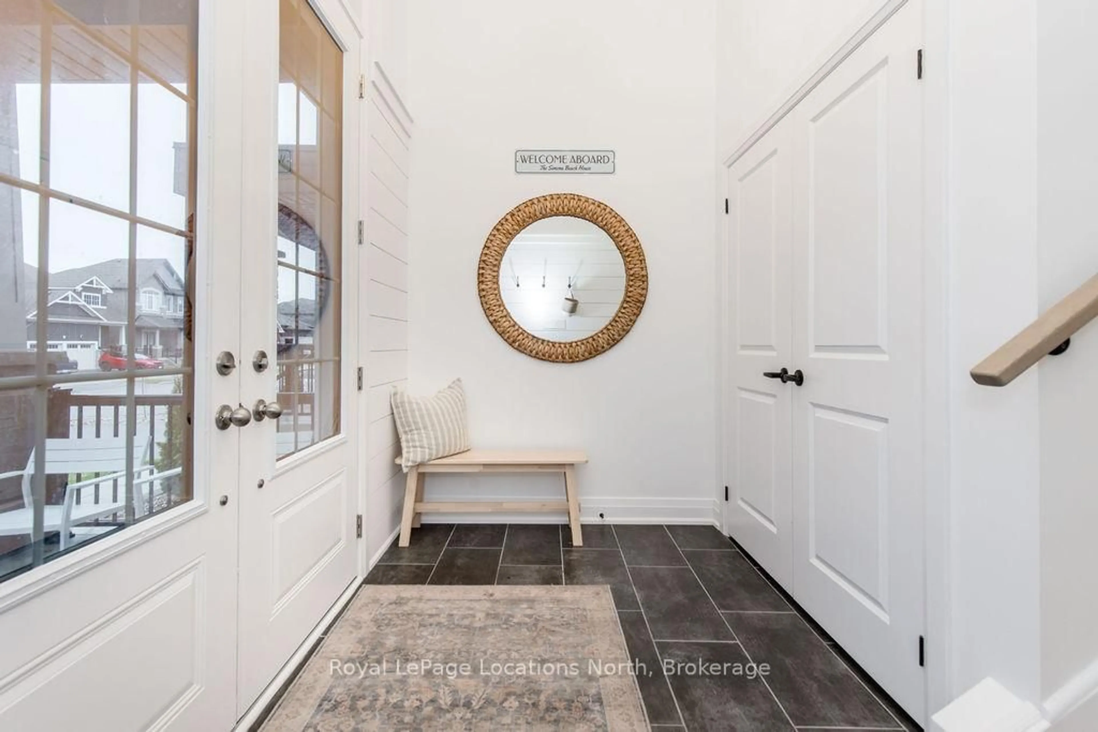 Indoor entryway for 36 Simona Ave, Wasaga Beach Ontario L9Z 0L3