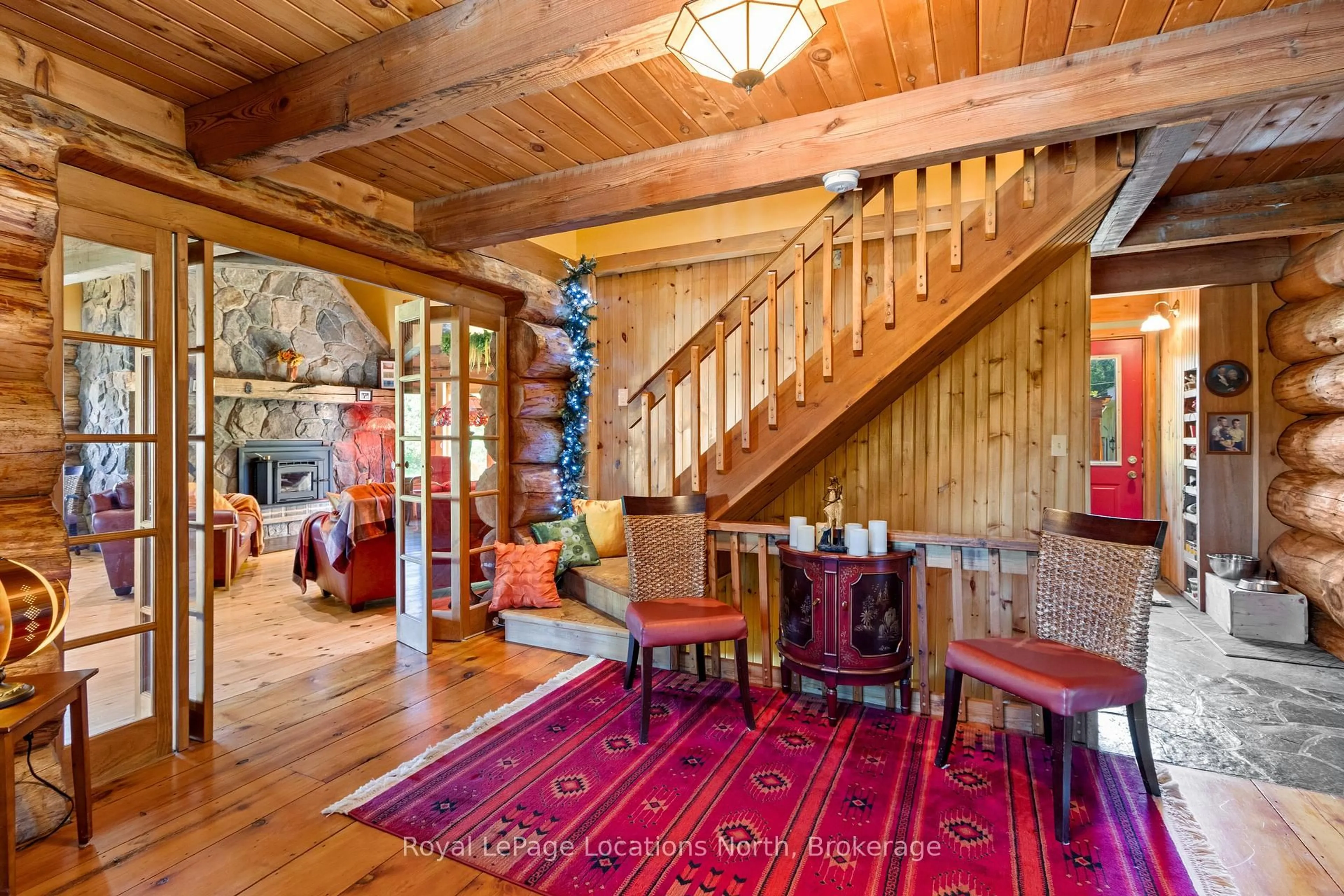 Indoor foyer for 24 Oliver Cres, Collingwood Ontario L9Y 3Z1