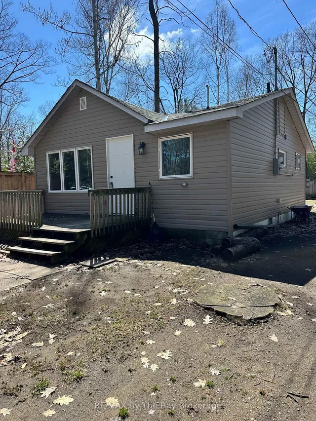 86 30th St, Wasaga Beach