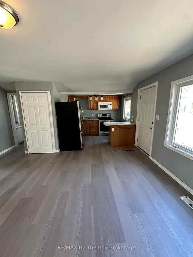 86 30th St, Wasaga Beach 3