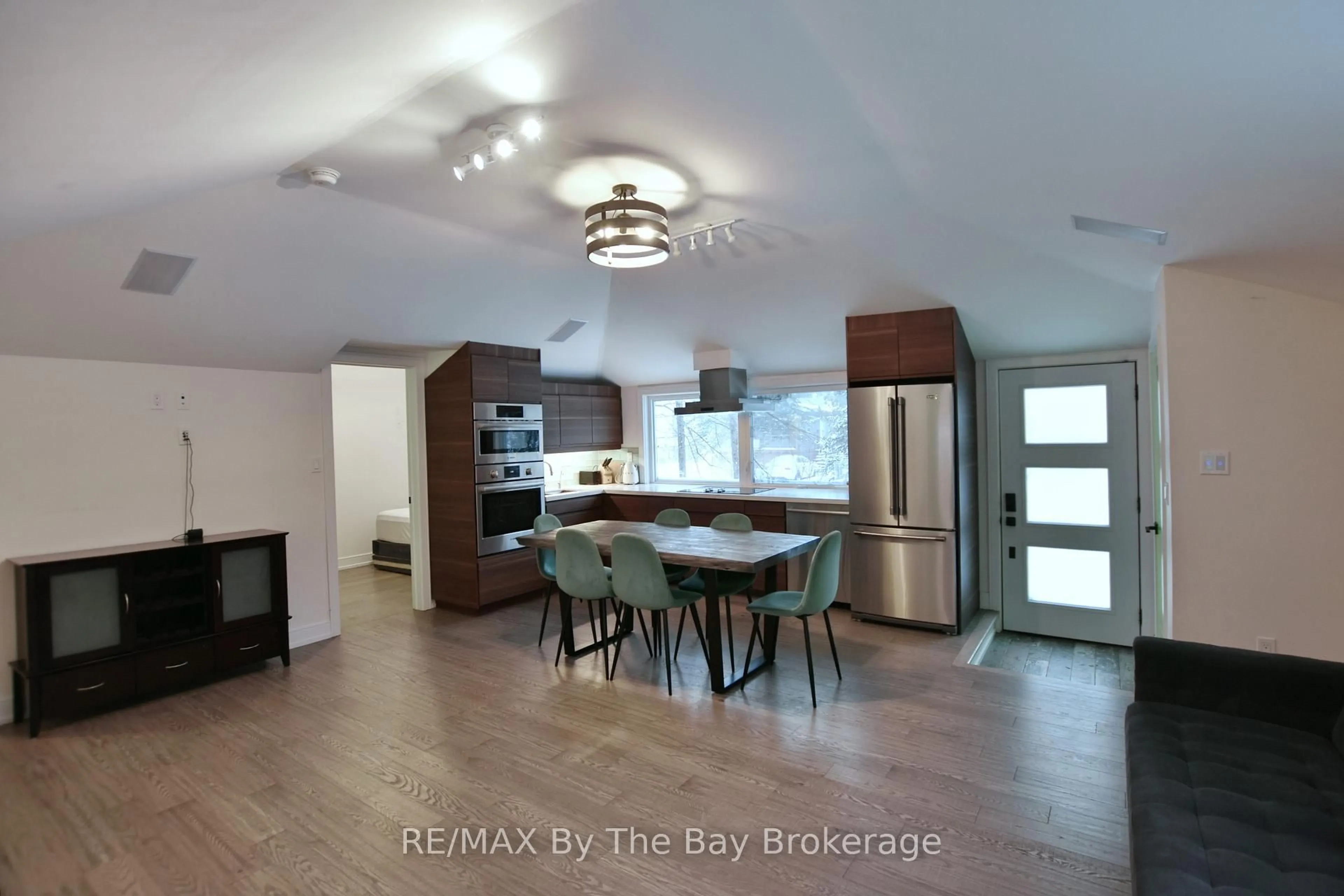 Open concept kitchen, unknown for 15 61st St, Wasaga Beach Ontario L9Z 1W1