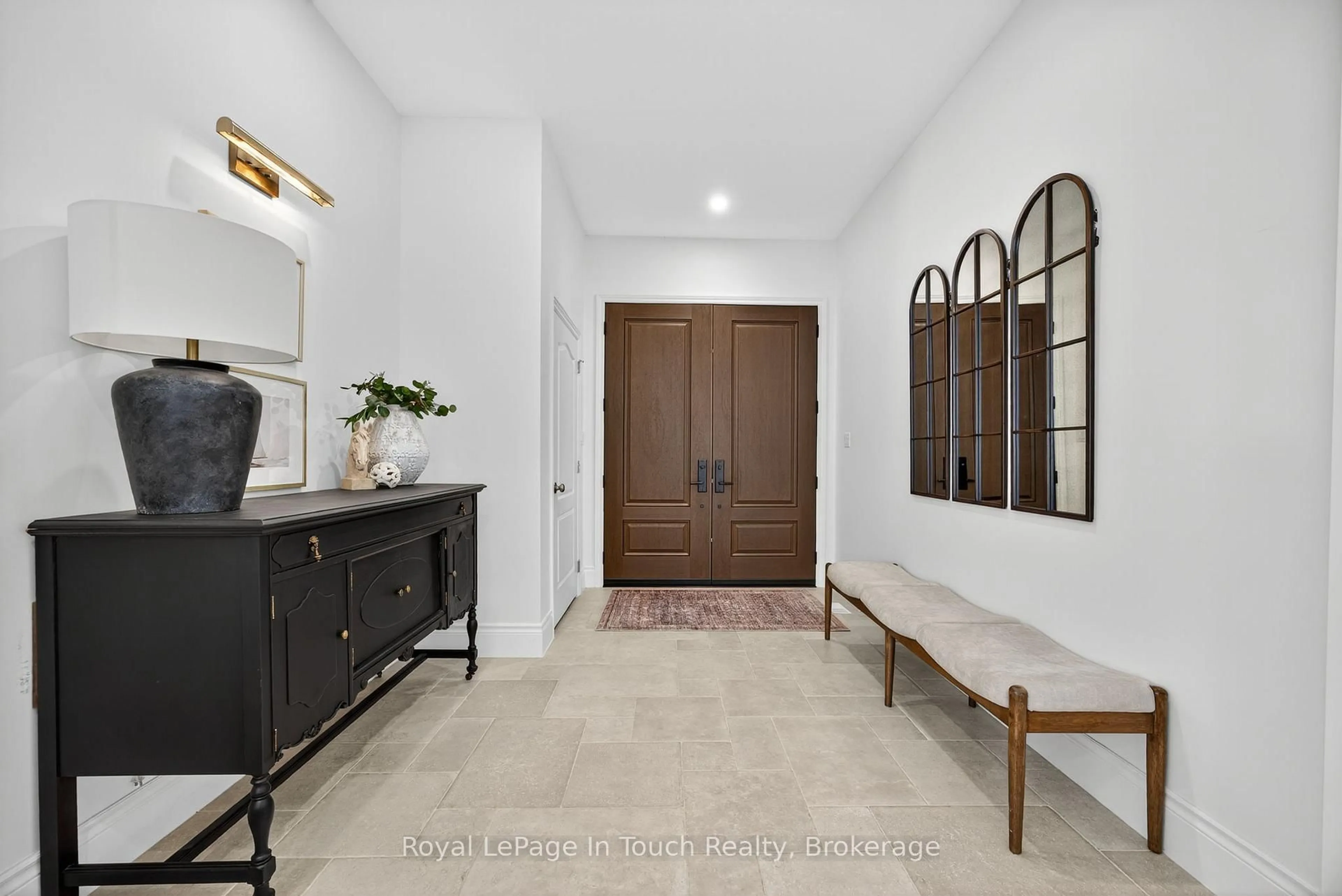 Indoor entryway for 62 Tanners Rd, Tay Ontario L0K 2C0
