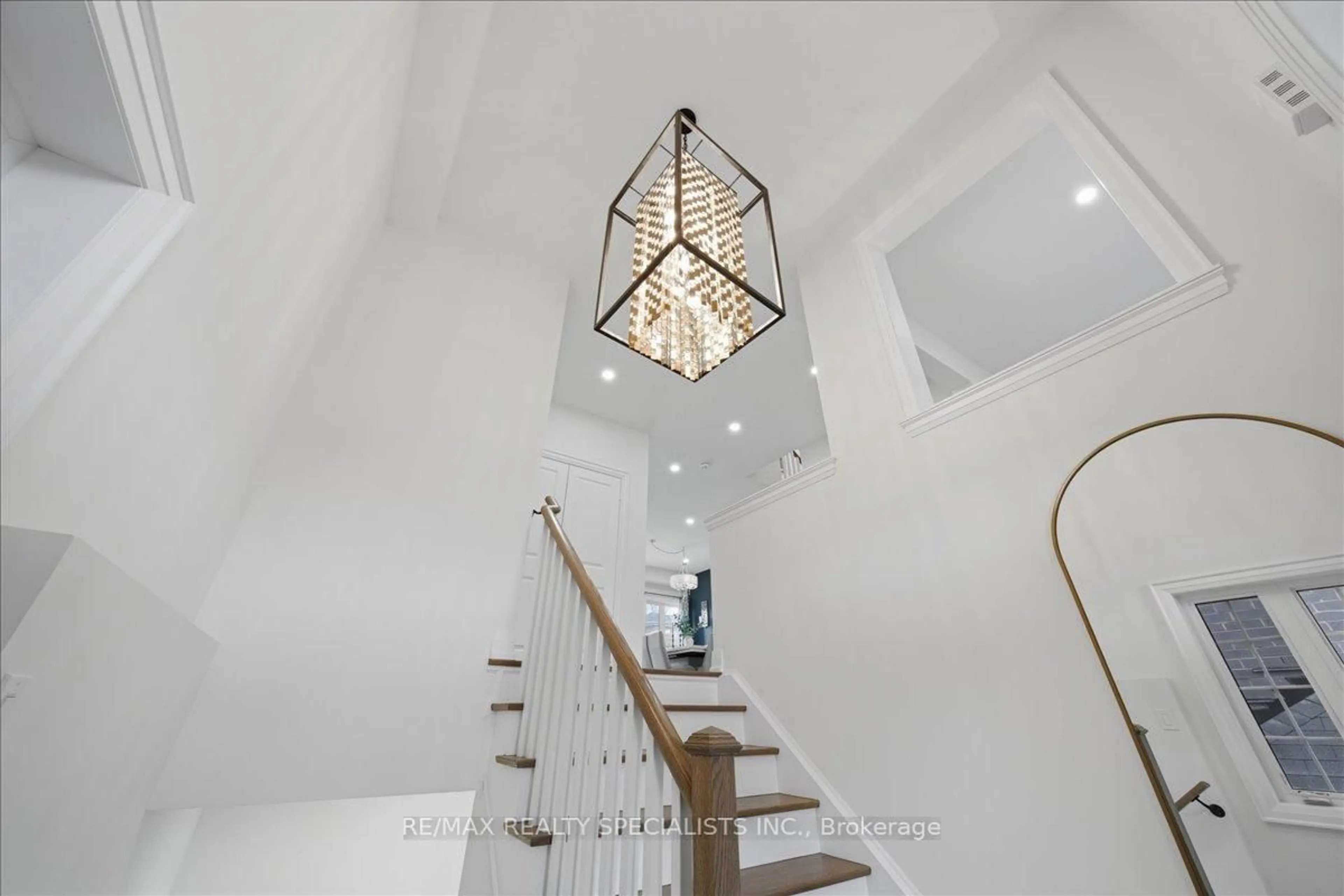 Stairs for 186 Muirfield Dr, Barrie Ontario L4N 6K7