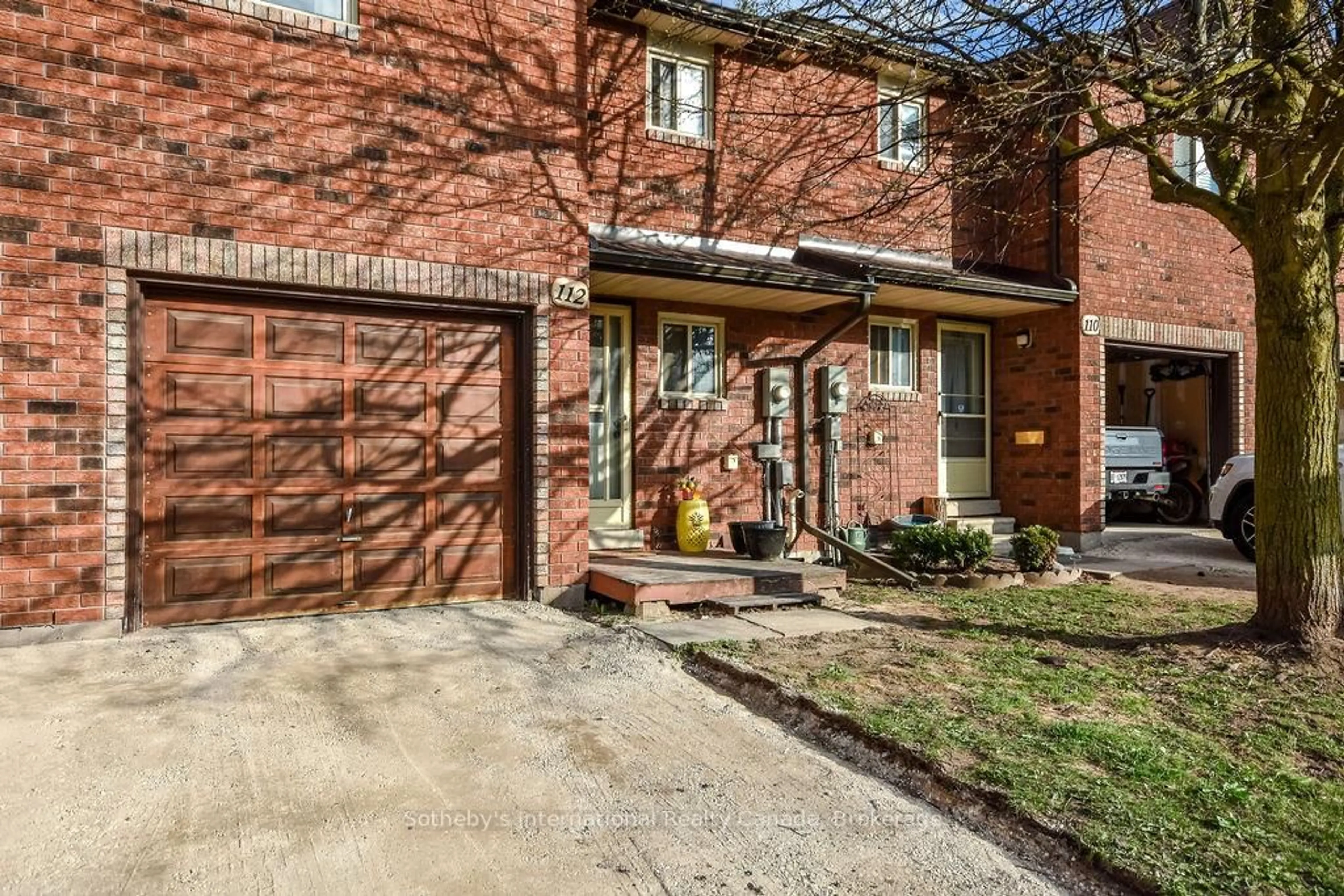 Home with brick exterior material, street for 112 Loggers Ru #38, Barrie Ontario L4N 6X1